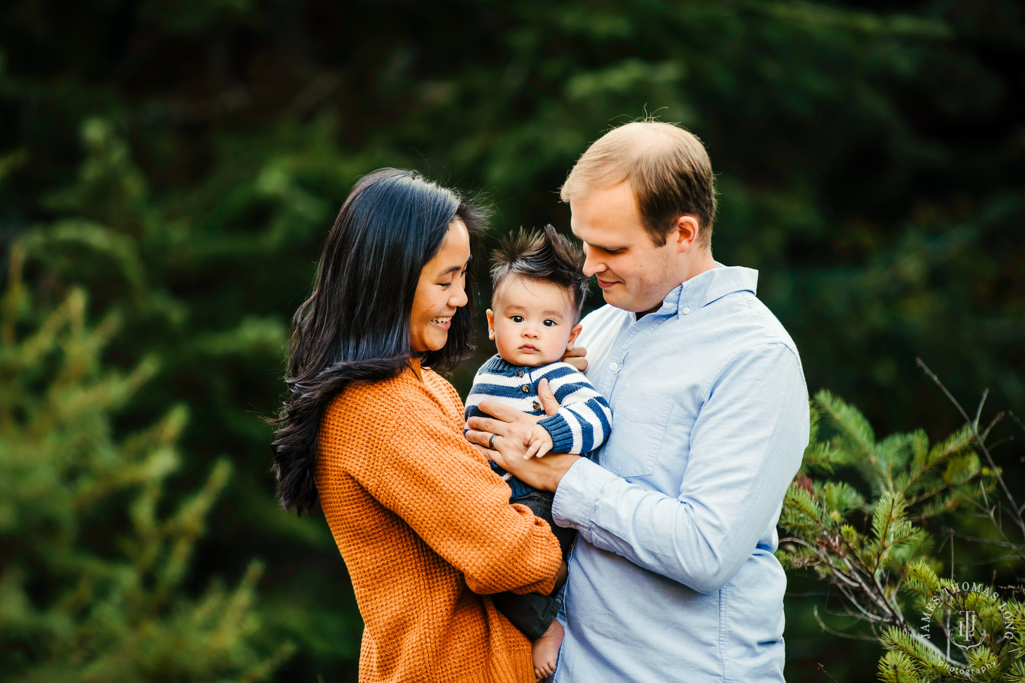 Snoqualmie baby and family photography session by Snoqualmie family photographer James Thomas Long Photography