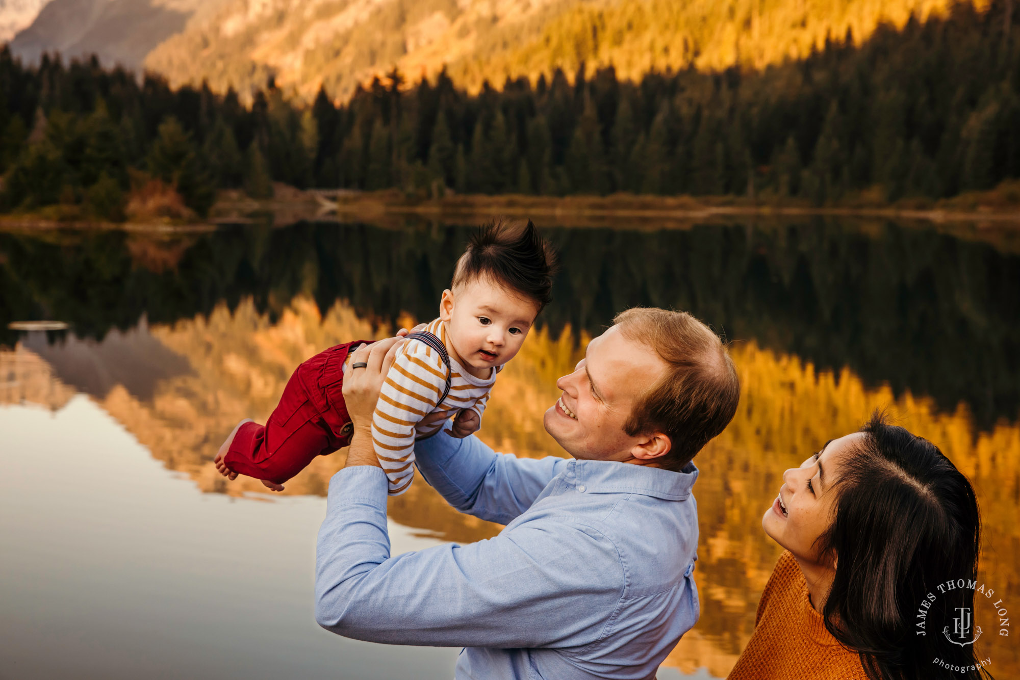 Snoqualmie baby and family photography session by Snoqualmie family photographer James Thomas Long Photography