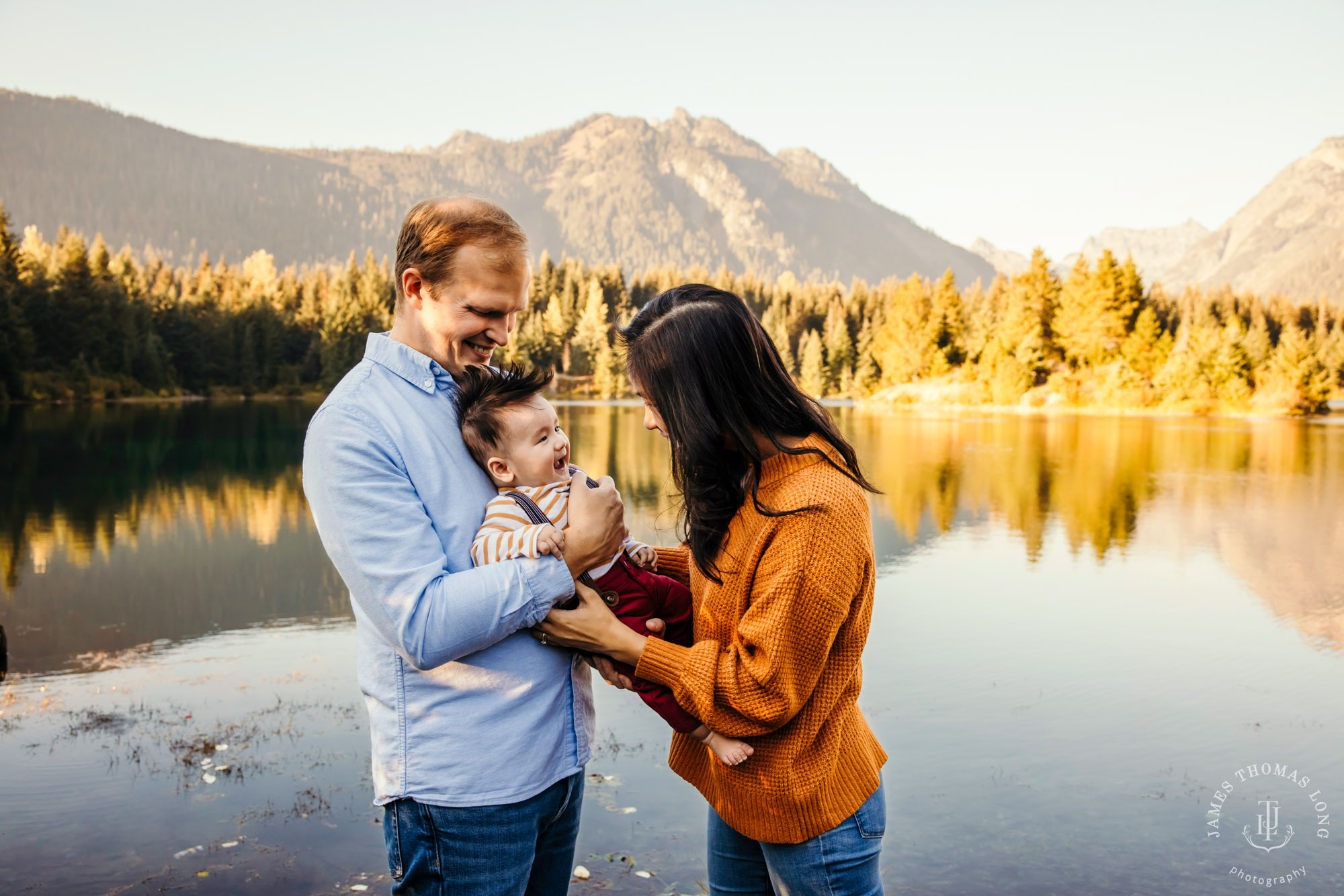 Snoqualmie baby and family photography session by Snoqualmie family photographer James Thomas Long Photography