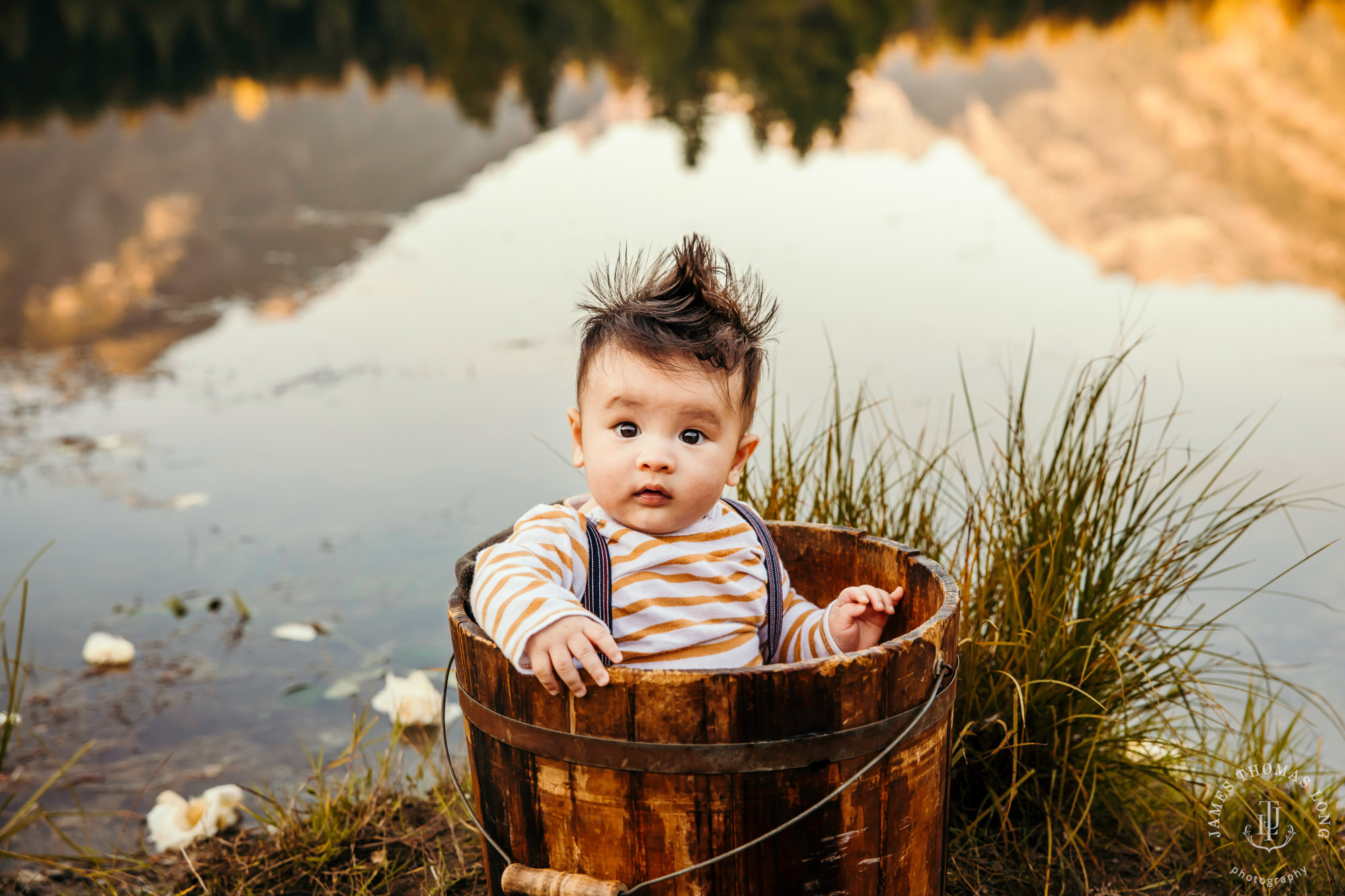 Snoqualmie baby and family photography session by Snoqualmie family photographer James Thomas Long Photography