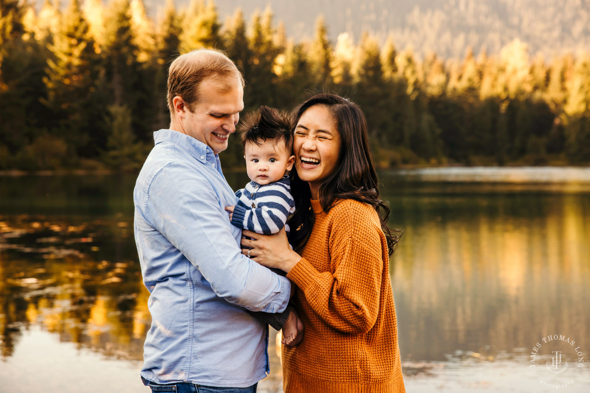 Snoqualmie baby and family photography session by Snoqualmie family photographer James Thomas Long Photography