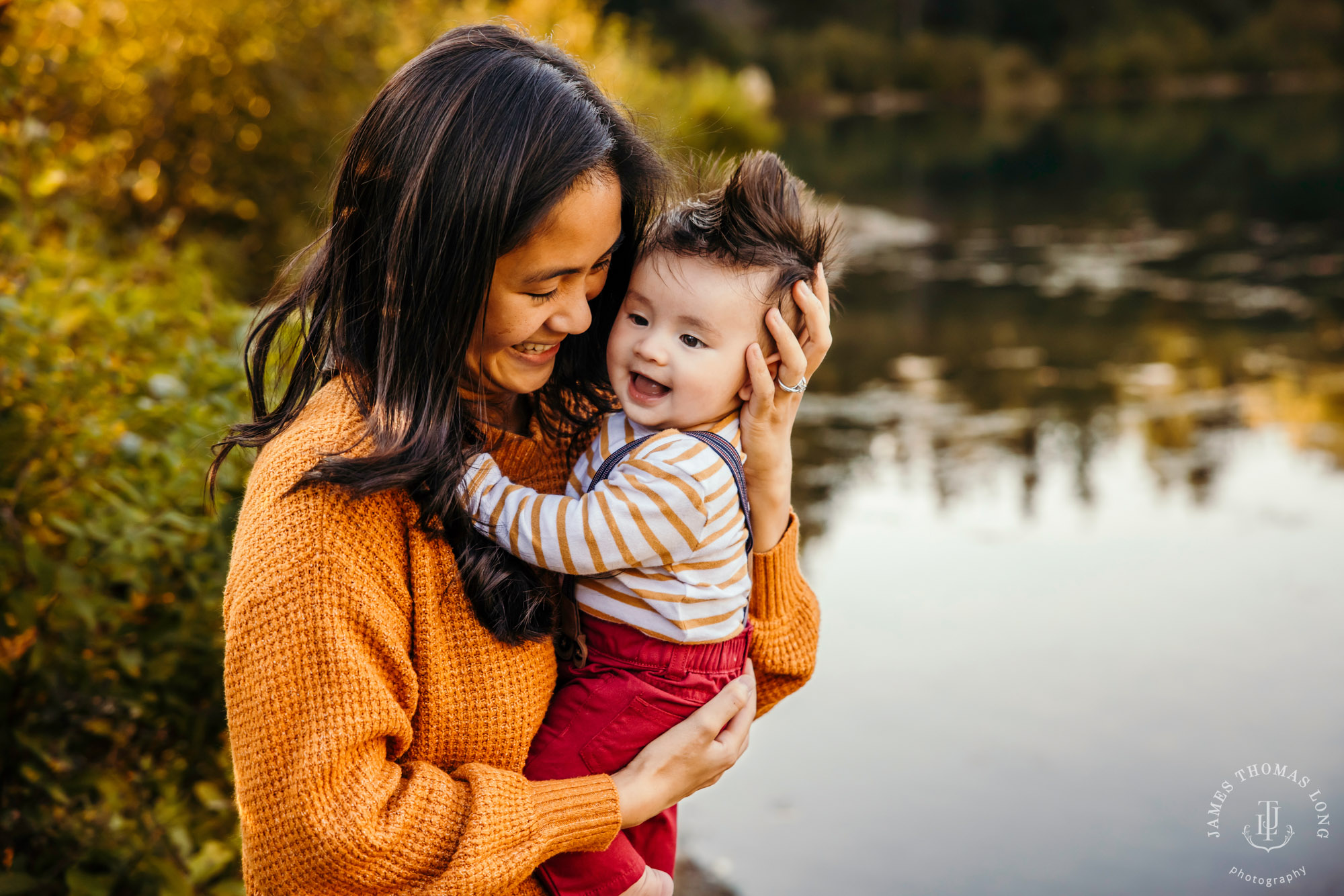 Snoqualmie baby and family photography session by Snoqualmie family photographer James Thomas Long Photography