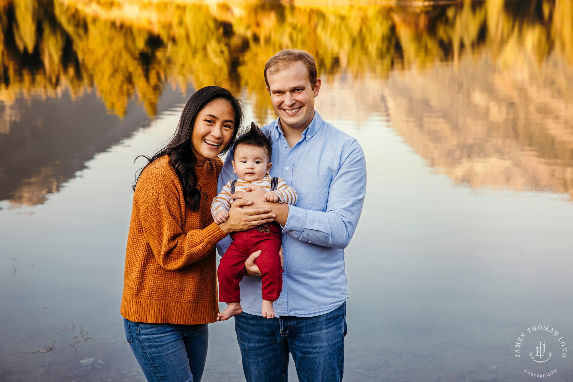 Snoqualmie baby and family photography session by Snoqualmie family photographer James Thomas Long Photography