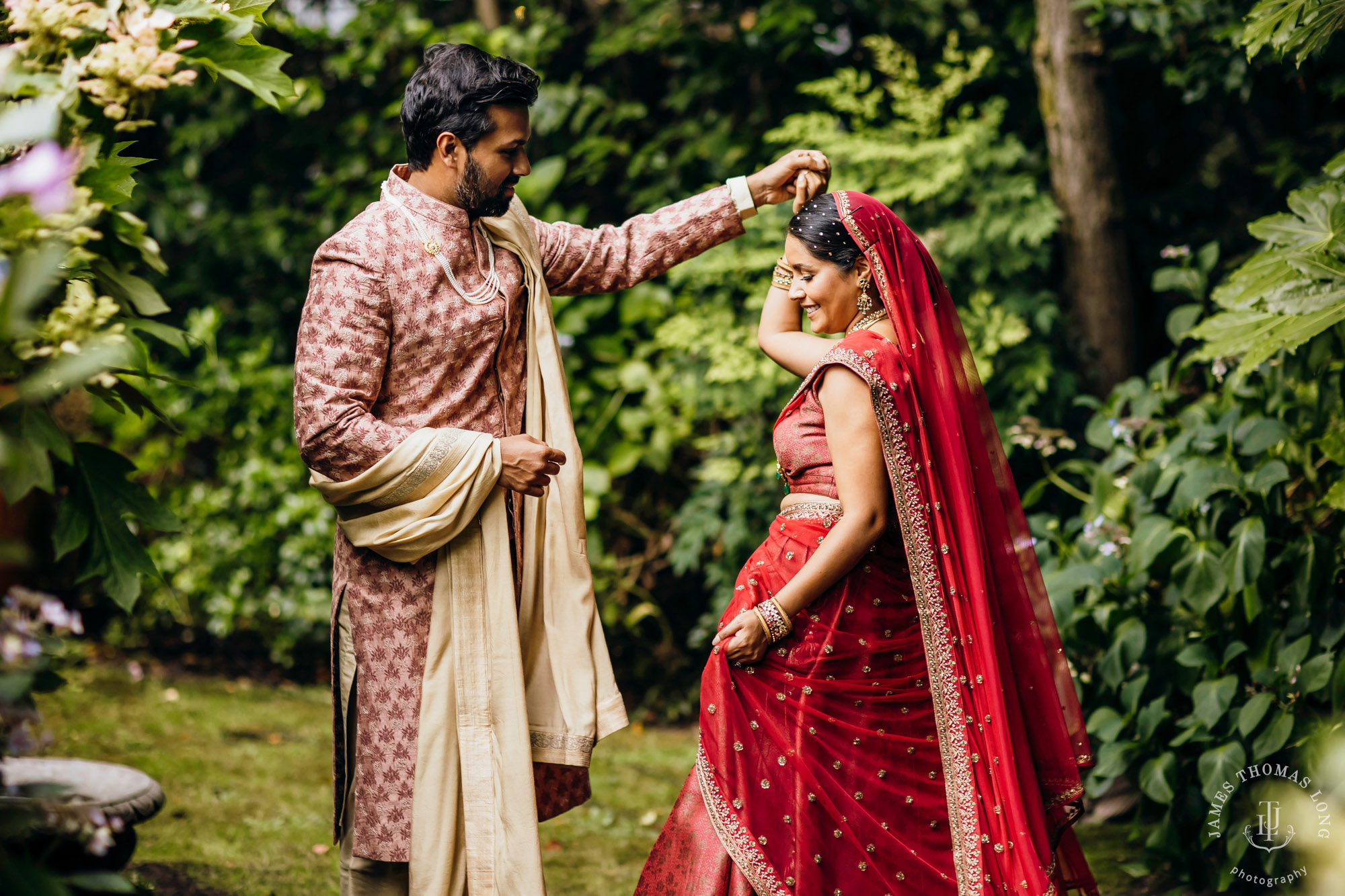 Seattle Hindu wedding by Seattle wedding photographer James Thomas Long Photography