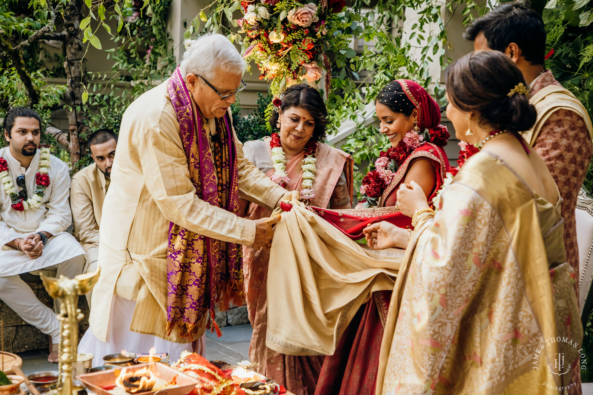 Seattle Hindu wedding by Seattle wedding photographer James Thomas Long Photography