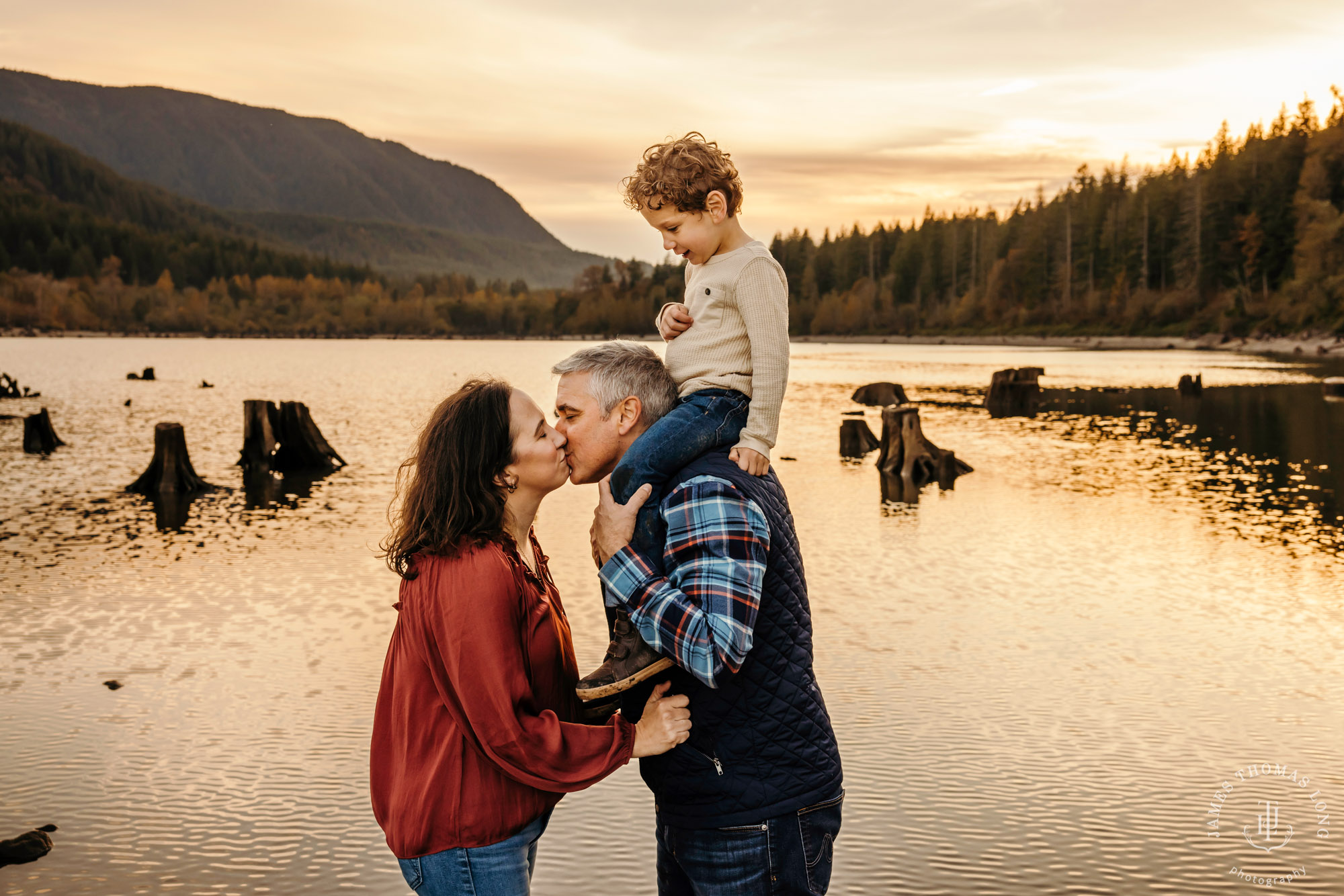 Snoqualmie family photography session by Snoqualmie family photographer James Thomas Long Photography