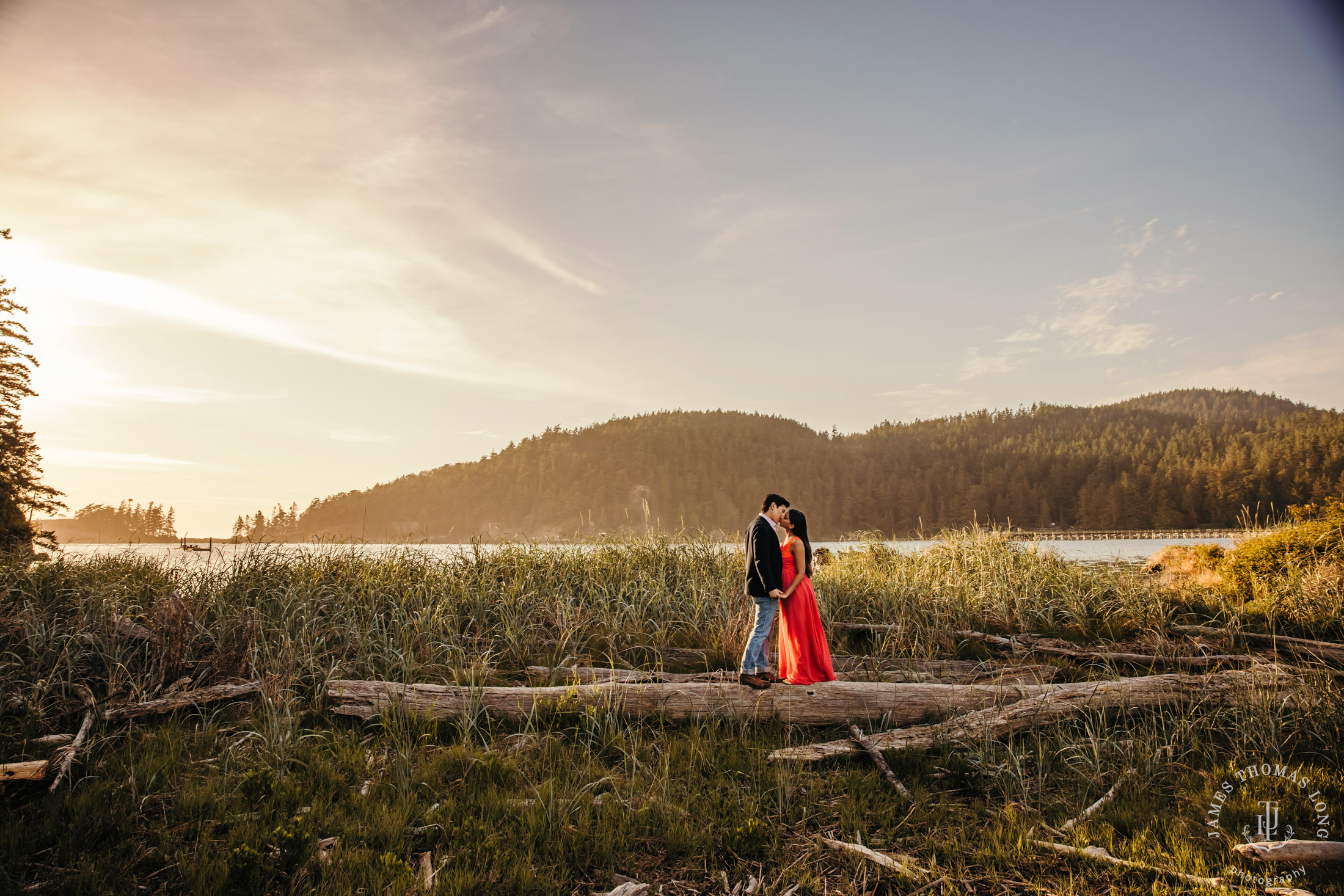 Adventure engagement session by Seattle adventure elopement and wedding photographer James Thomas Long Photography