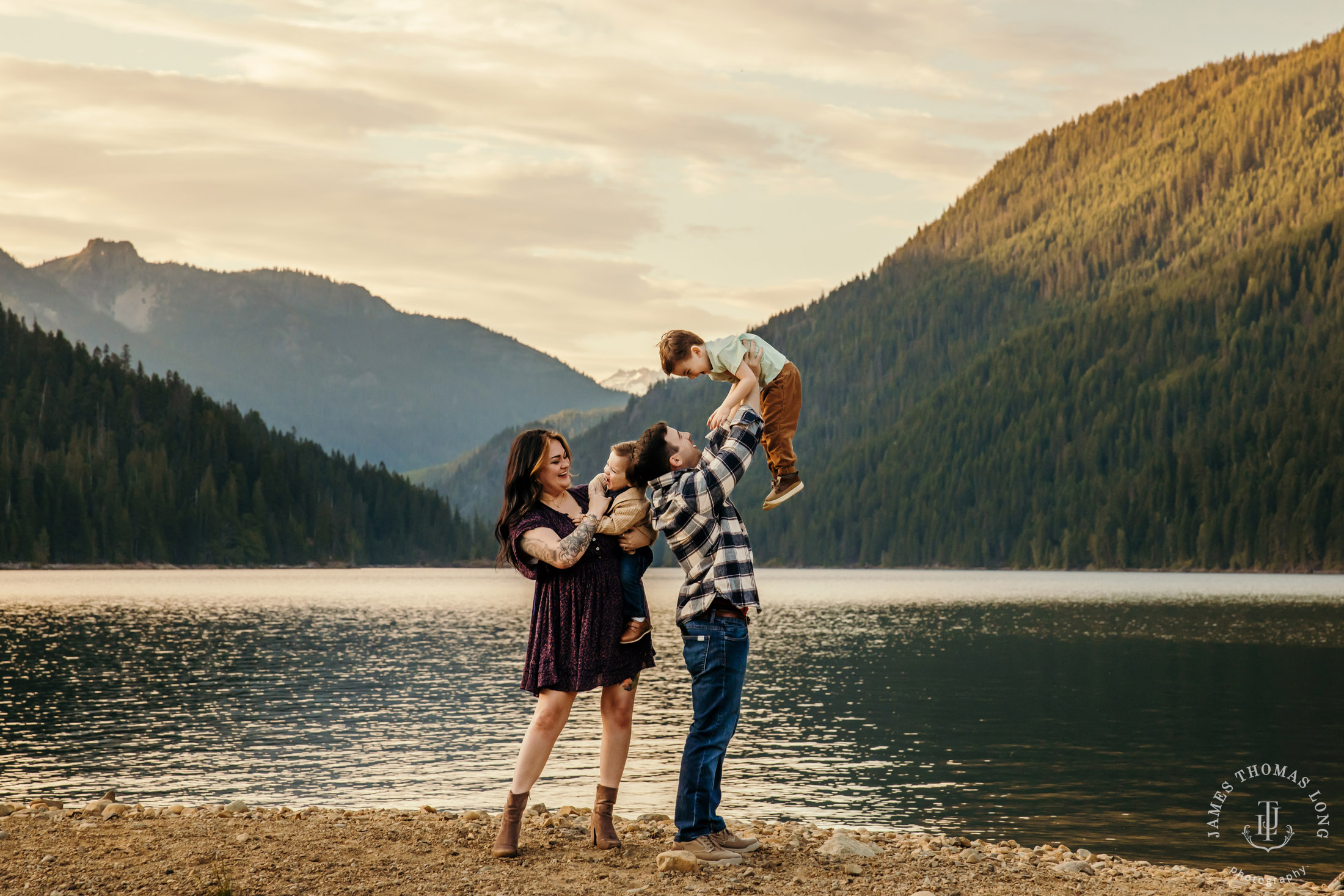 Snoqualmie adventure family photography session by Snoqualmie adventure family photographer James Thomas Long Photography