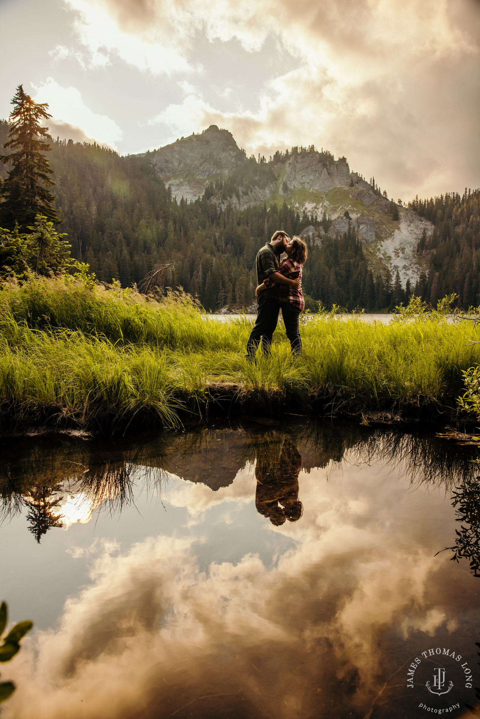 Snoqualmie Pass adventure engagement by Snoqualmie adventure elopement photographer James Thomas Long Photography