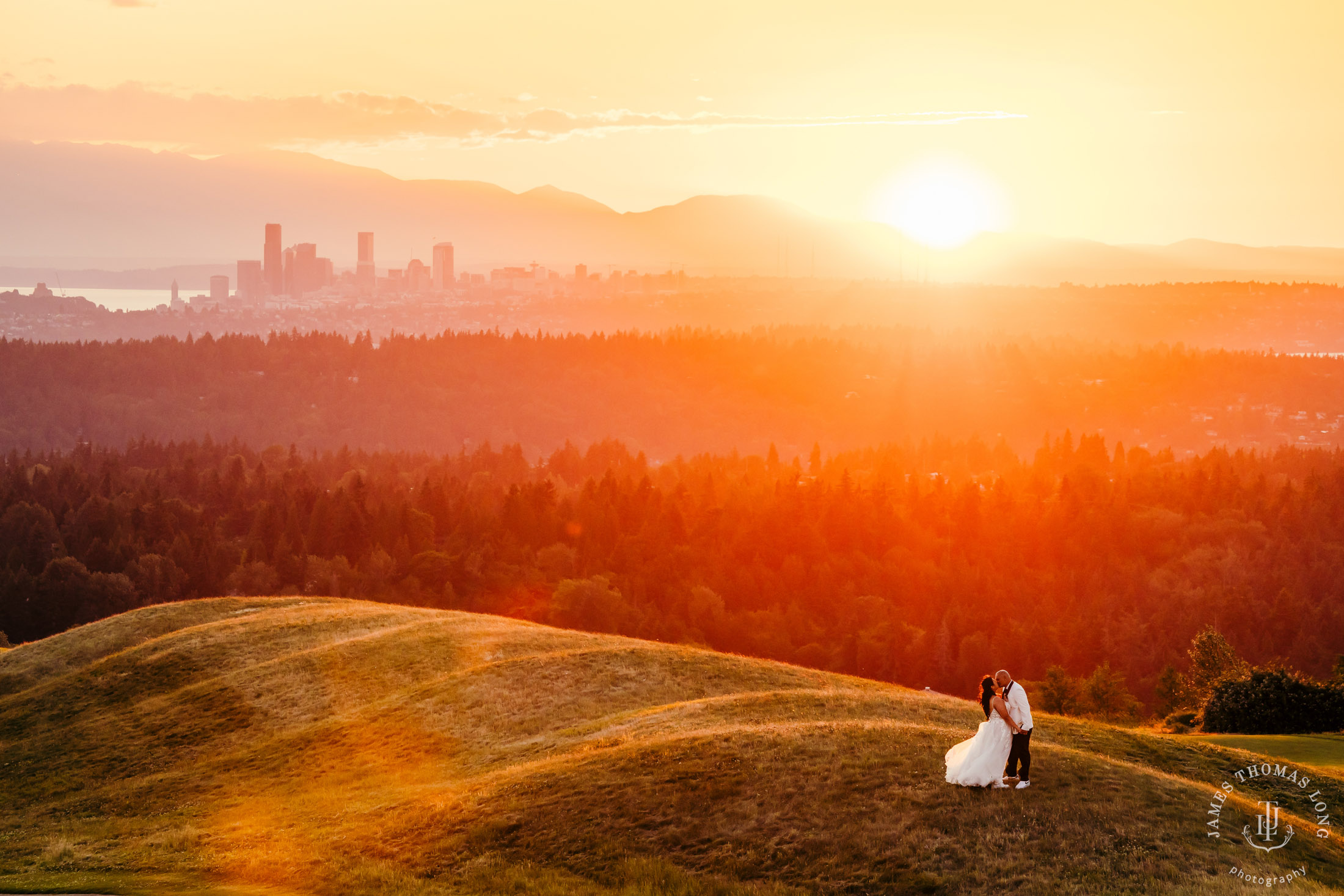 The Club at Newcastle wedding by Seattle wedding photographer James Thomas Long Photography