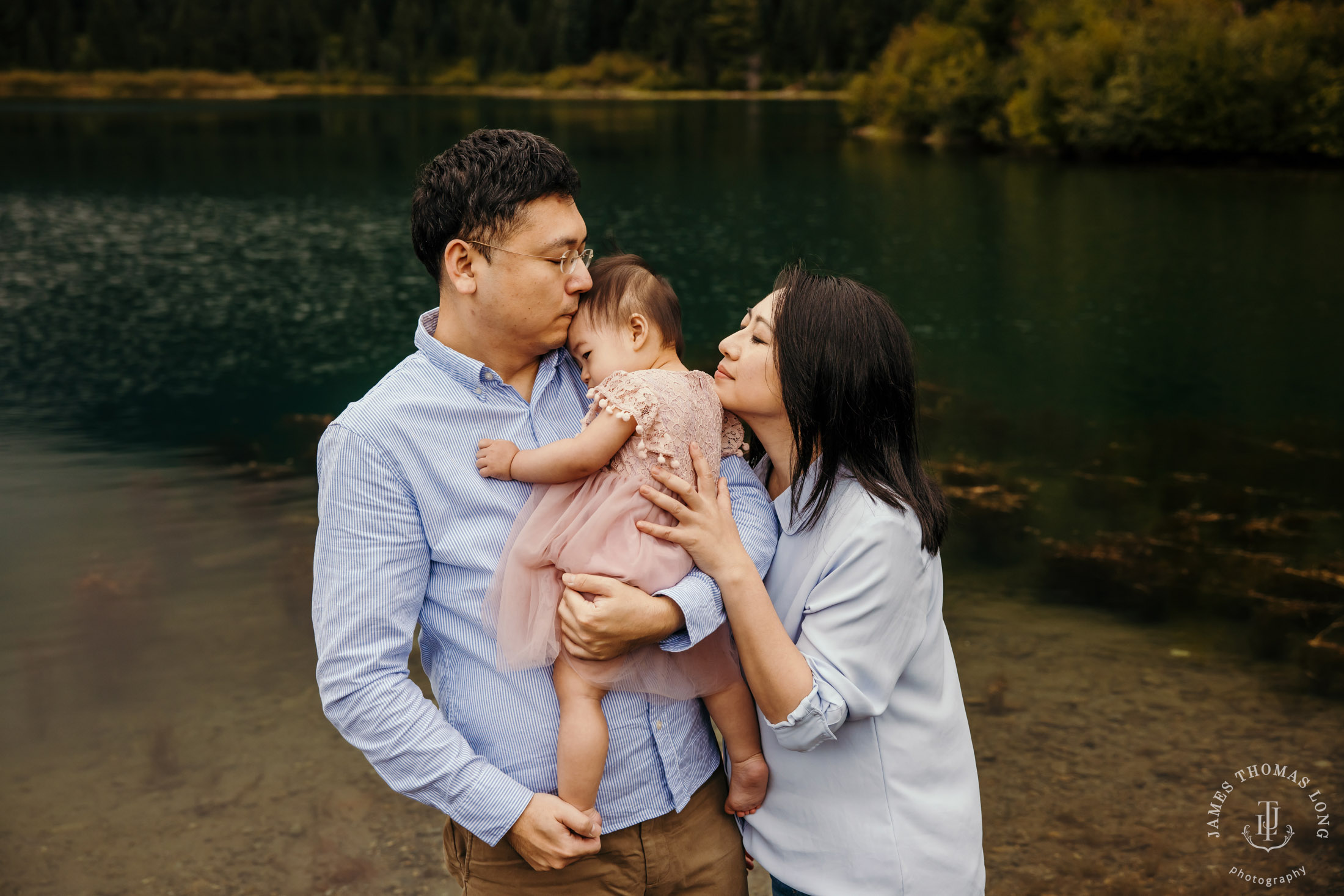 Snoqualmie Pass family session by Snoqualmie family photographer James Thomas Long Photography