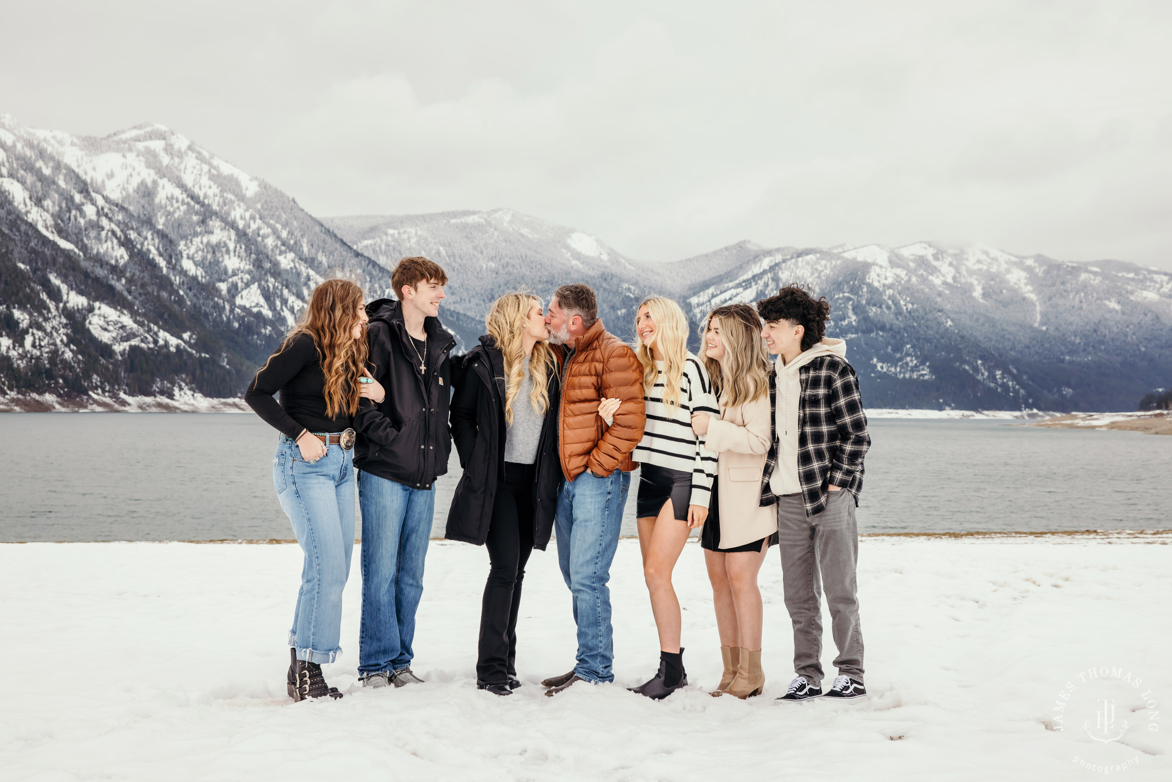 Cascade Mountain family photography session in the snow by Seattle family photographer James Thomas Long Photography