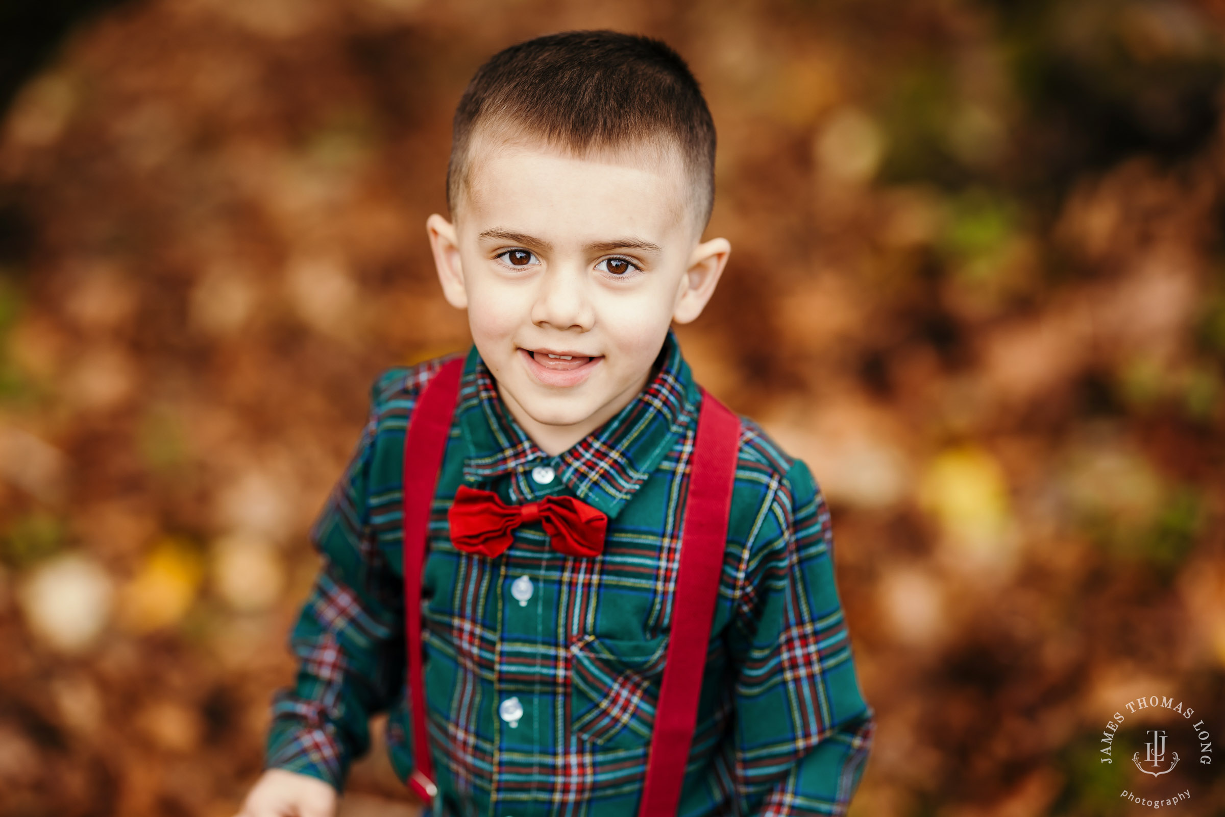 Fall City WA family session by Snoqualmie family photographer James Thomas Long Photography
