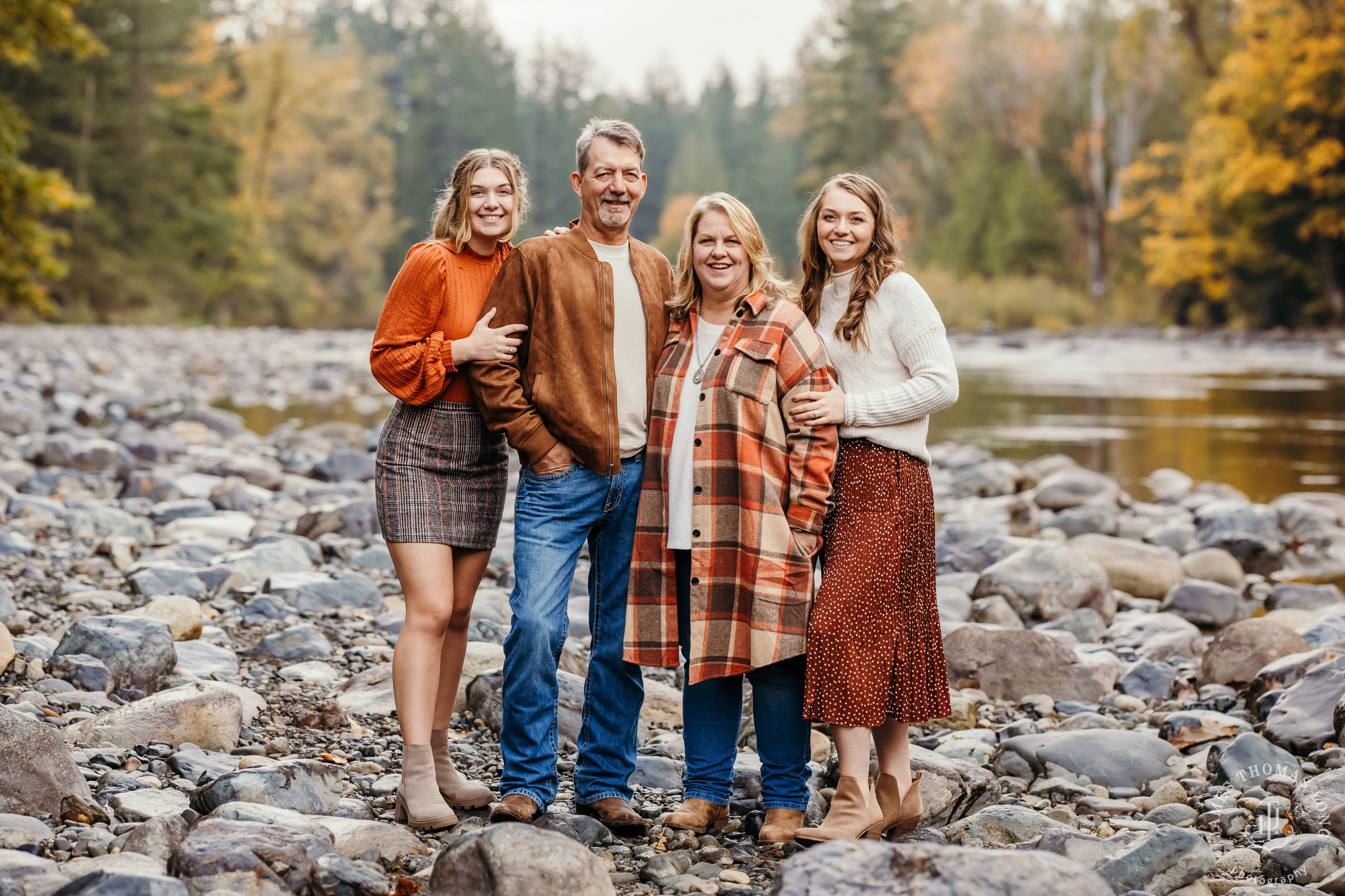 North Bend extended family session by Snoqualmie family photographer James Thomas Long Photography