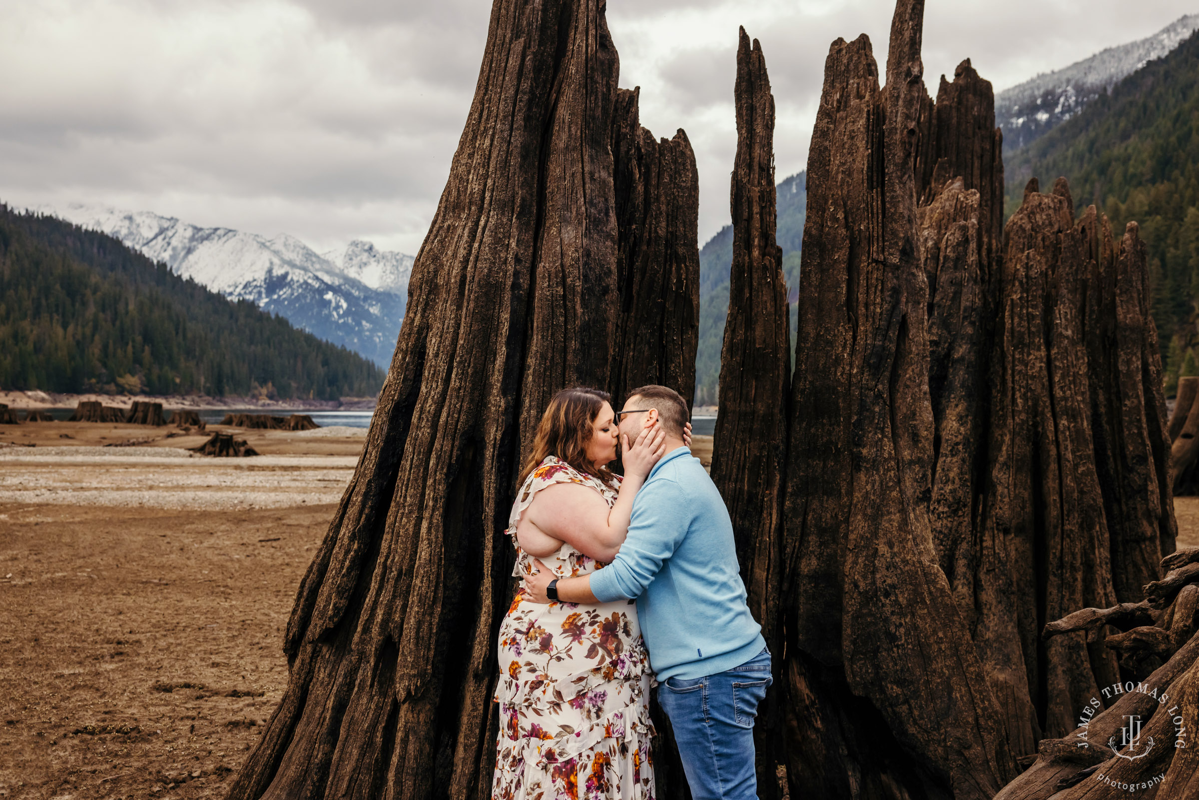 Cascade Mountain family session by Snoqualmie family photographer James Thomas Long Photography
