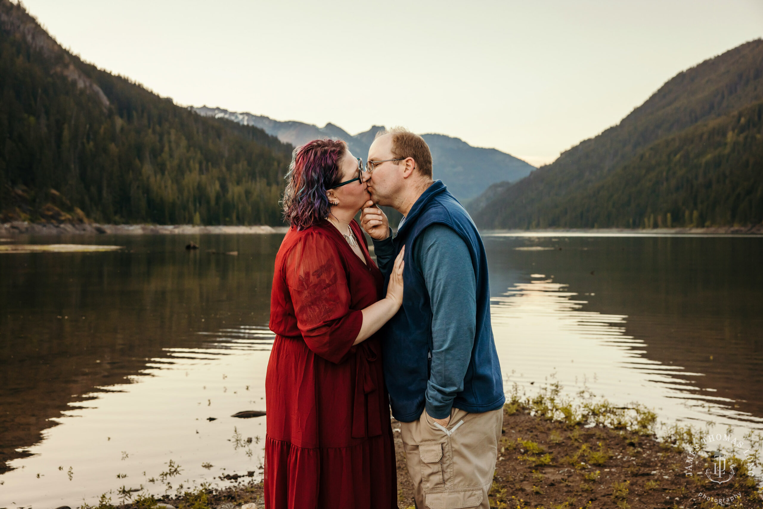 Snoqualmie Pass anniversary session by Snoqualmie adventure wedding photographer James Thomas Long Photography