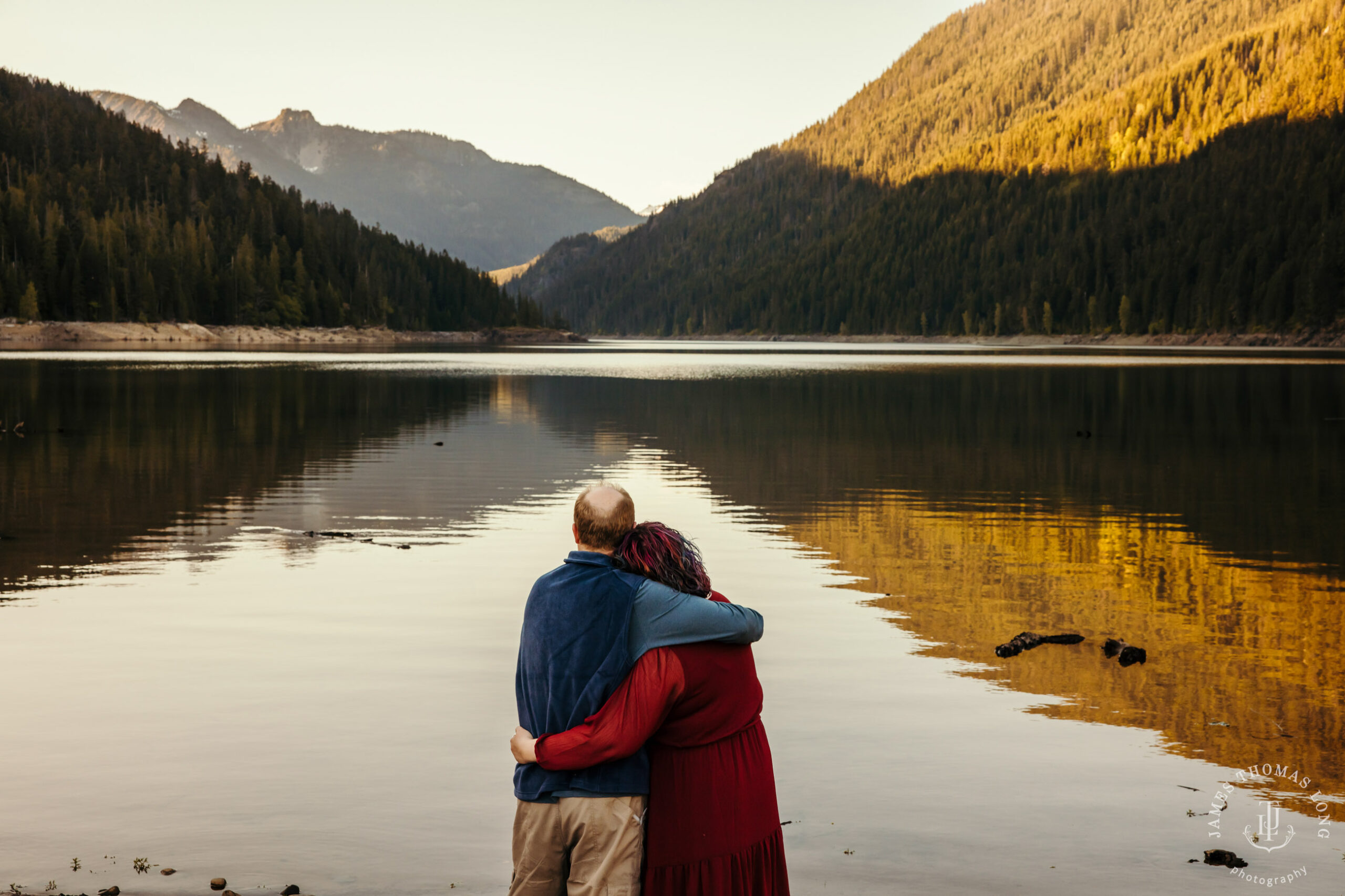 Snoqualmie Pass anniversary session by Snoqualmie adventure wedding photographer James Thomas Long Photography