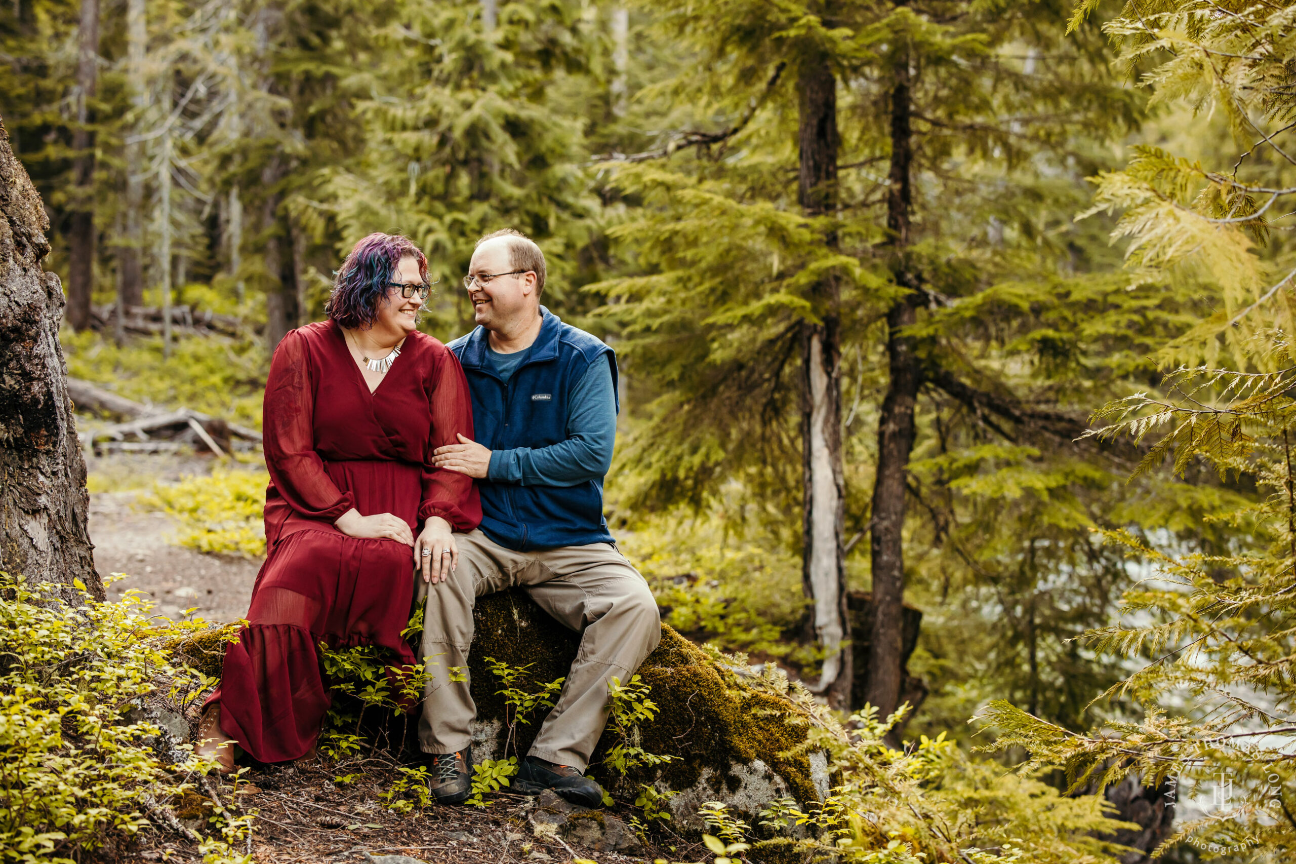 Snoqualmie Pass anniversary session by Snoqualmie adventure wedding photographer James Thomas Long Photography