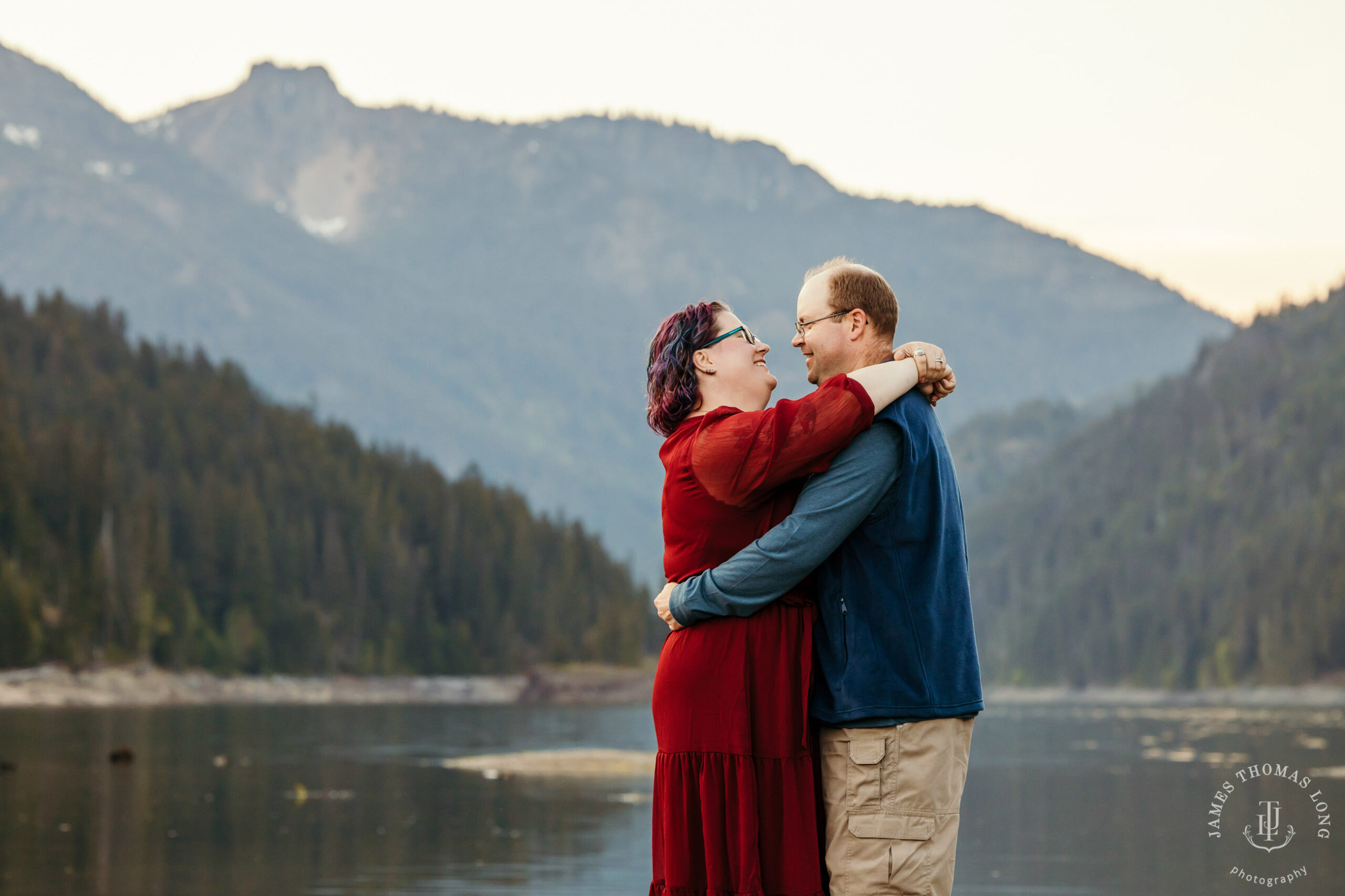 Snoqualmie Pass anniversary session by Snoqualmie adventure wedding photographer James Thomas Long Photography