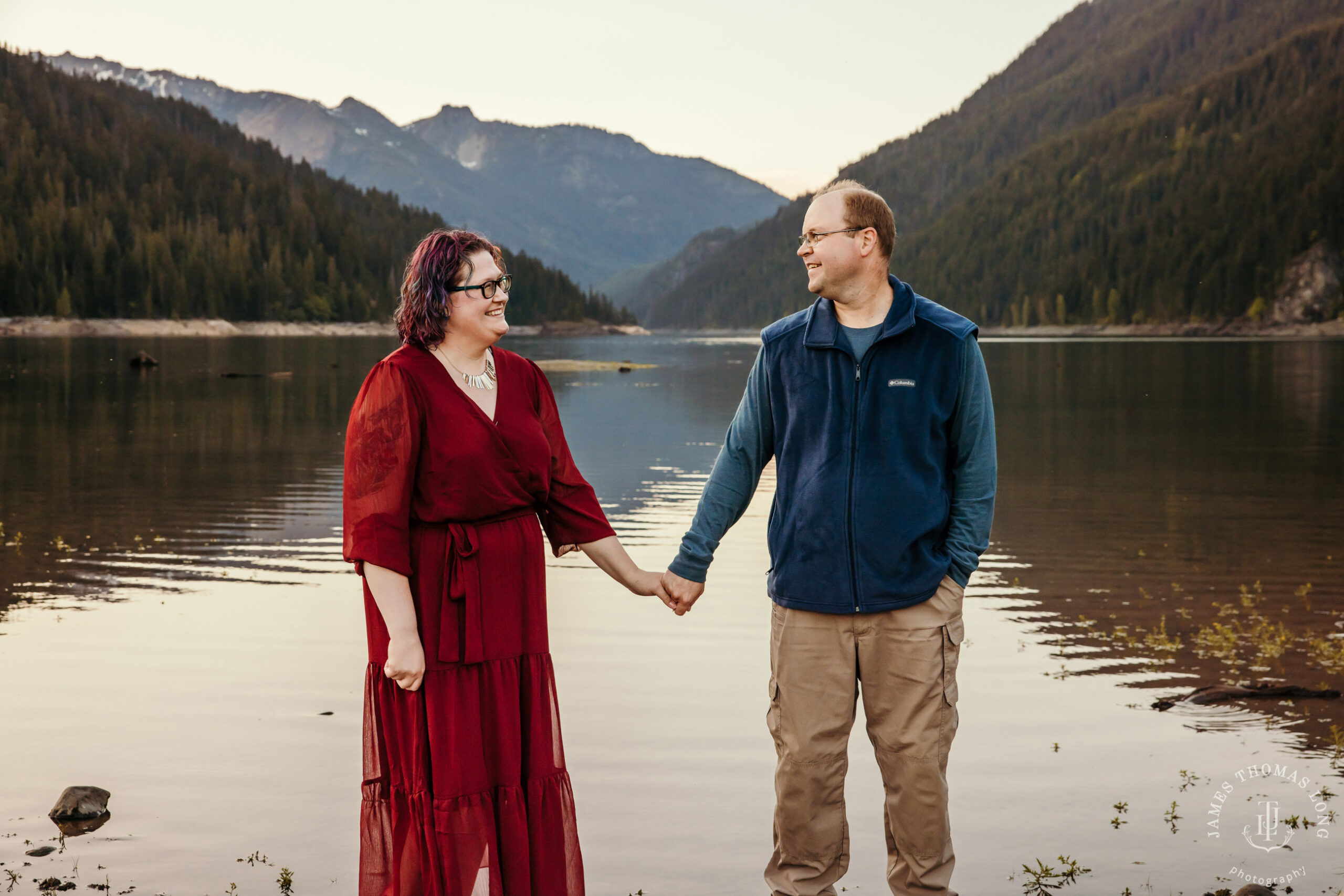 Snoqualmie Pass anniversary session by Snoqualmie adventure wedding photographer James Thomas Long Photography