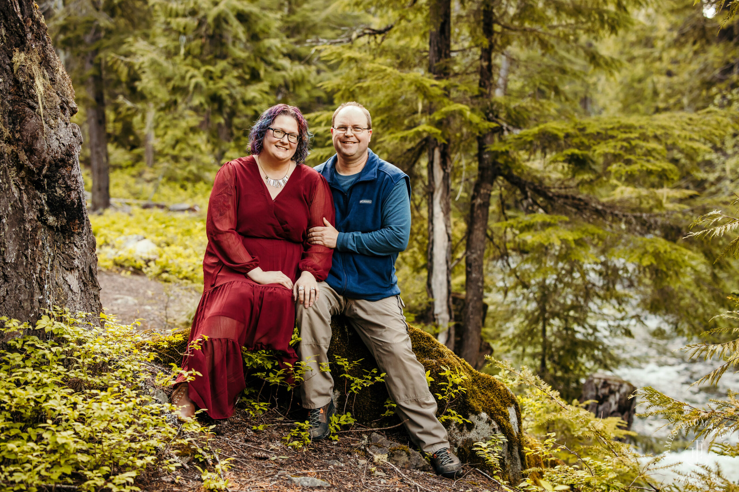 Snoqualmie Pass anniversary session by Snoqualmie adventure wedding photographer James Thomas Long Photography