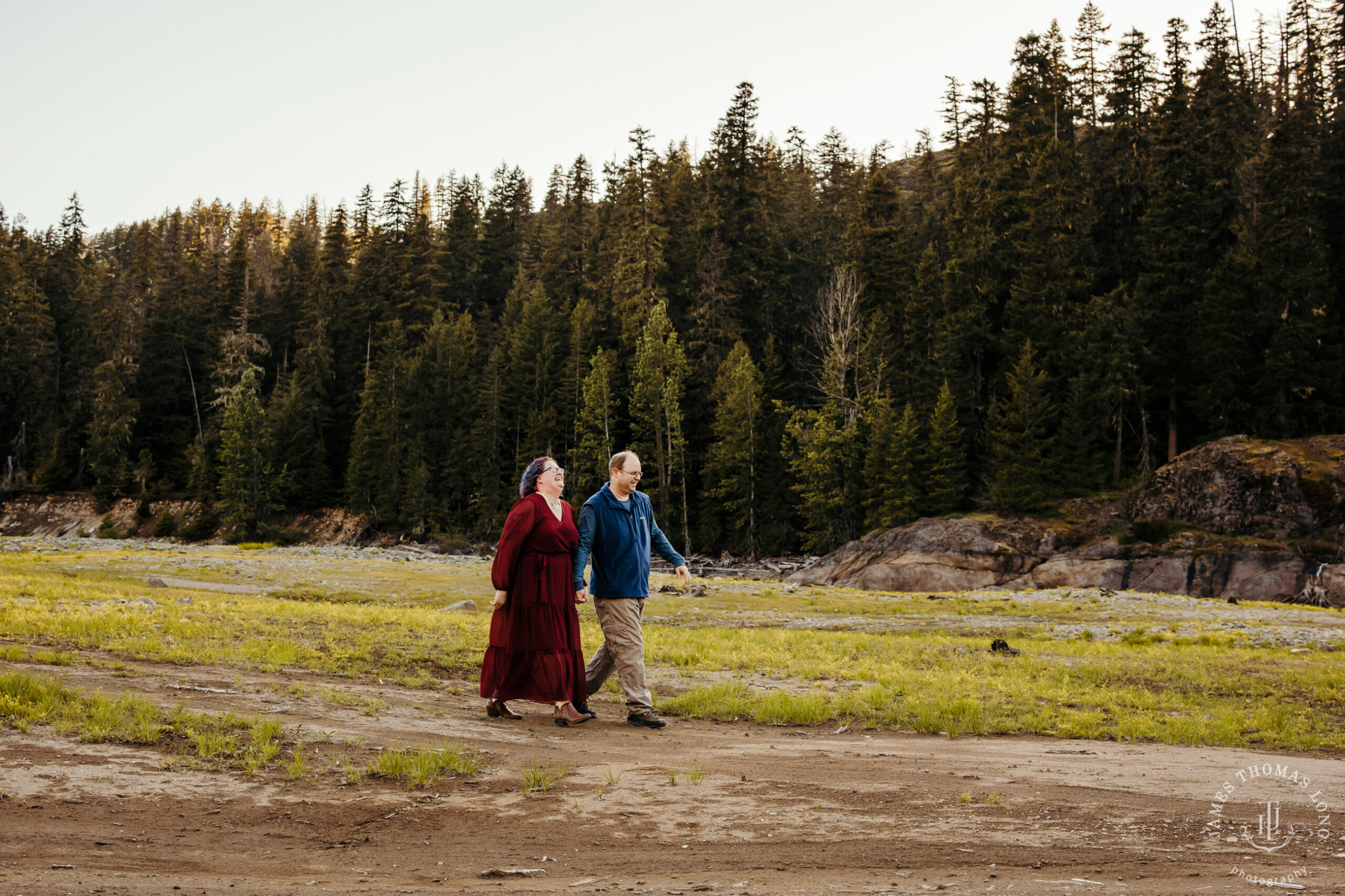 Snoqualmie Pass anniversary session by Snoqualmie adventure wedding photographer James Thomas Long Photography