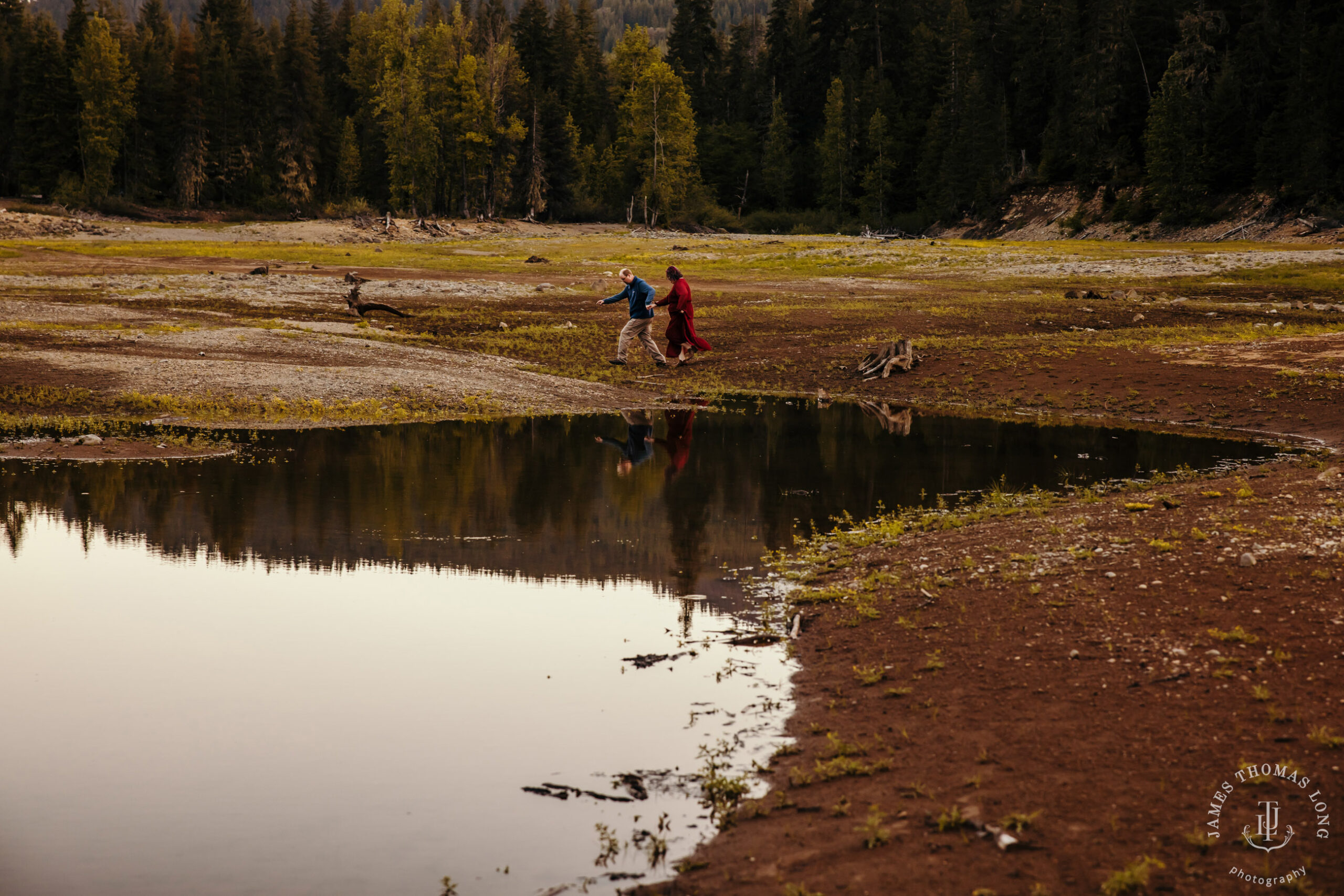 Snoqualmie Pass anniversary session by Snoqualmie adventure wedding photographer James Thomas Long Photography