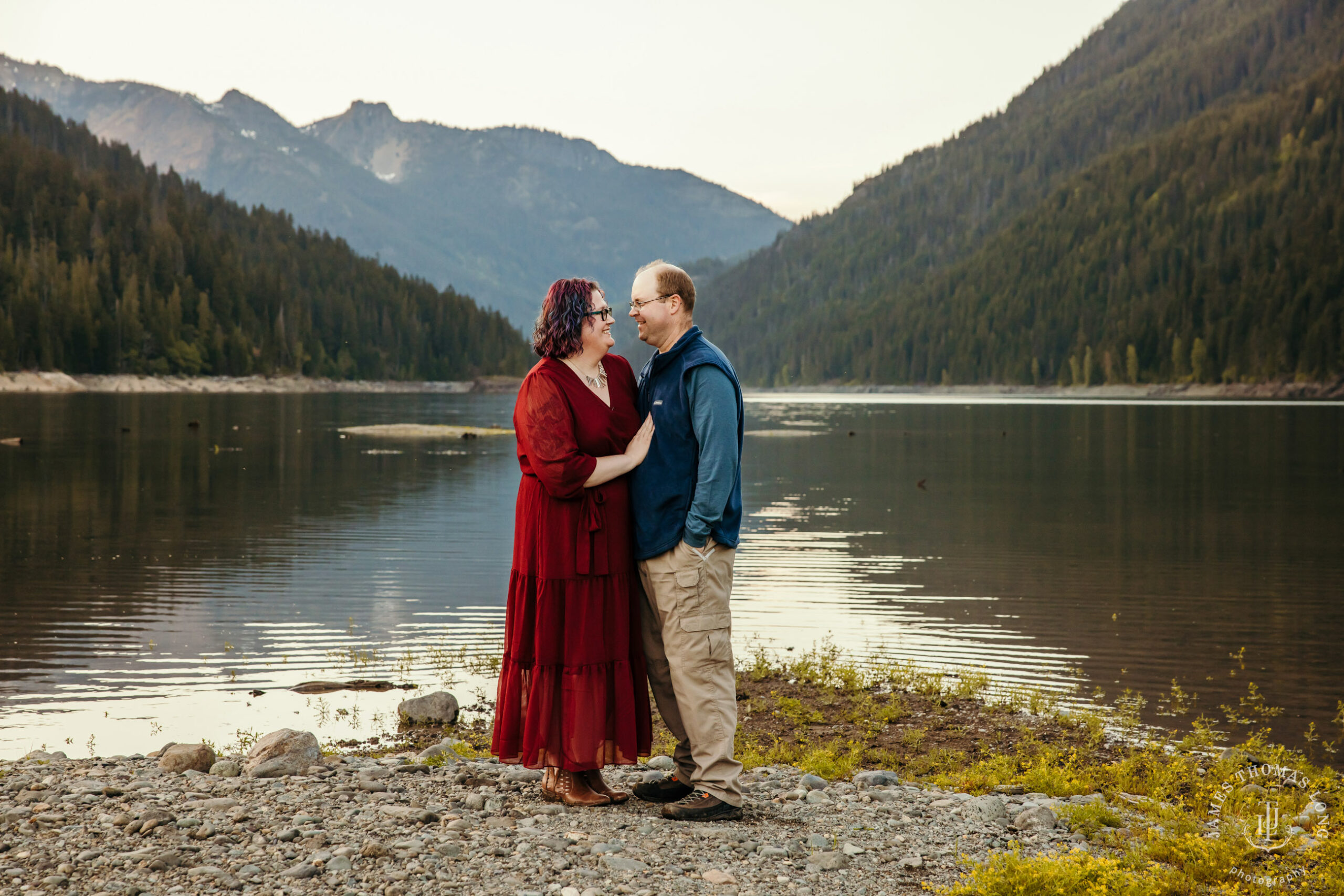 Snoqualmie Pass anniversary session by Snoqualmie adventure wedding photographer James Thomas Long Photography