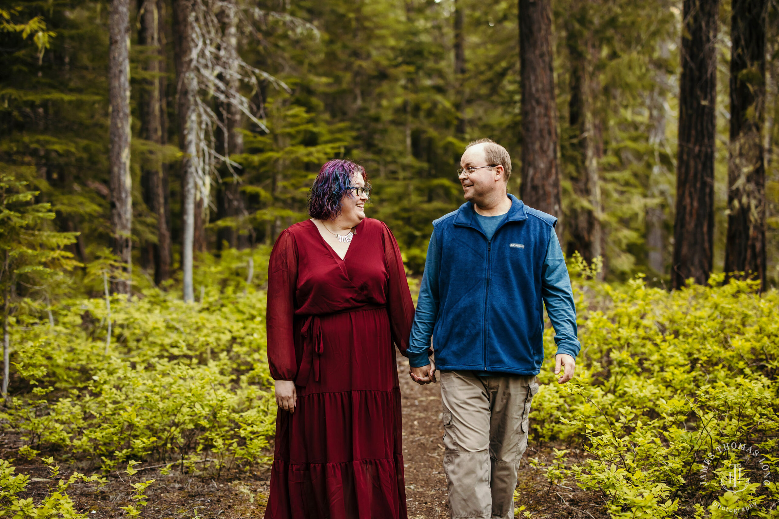 Snoqualmie Pass anniversary session by Snoqualmie adventure wedding photographer James Thomas Long Photography