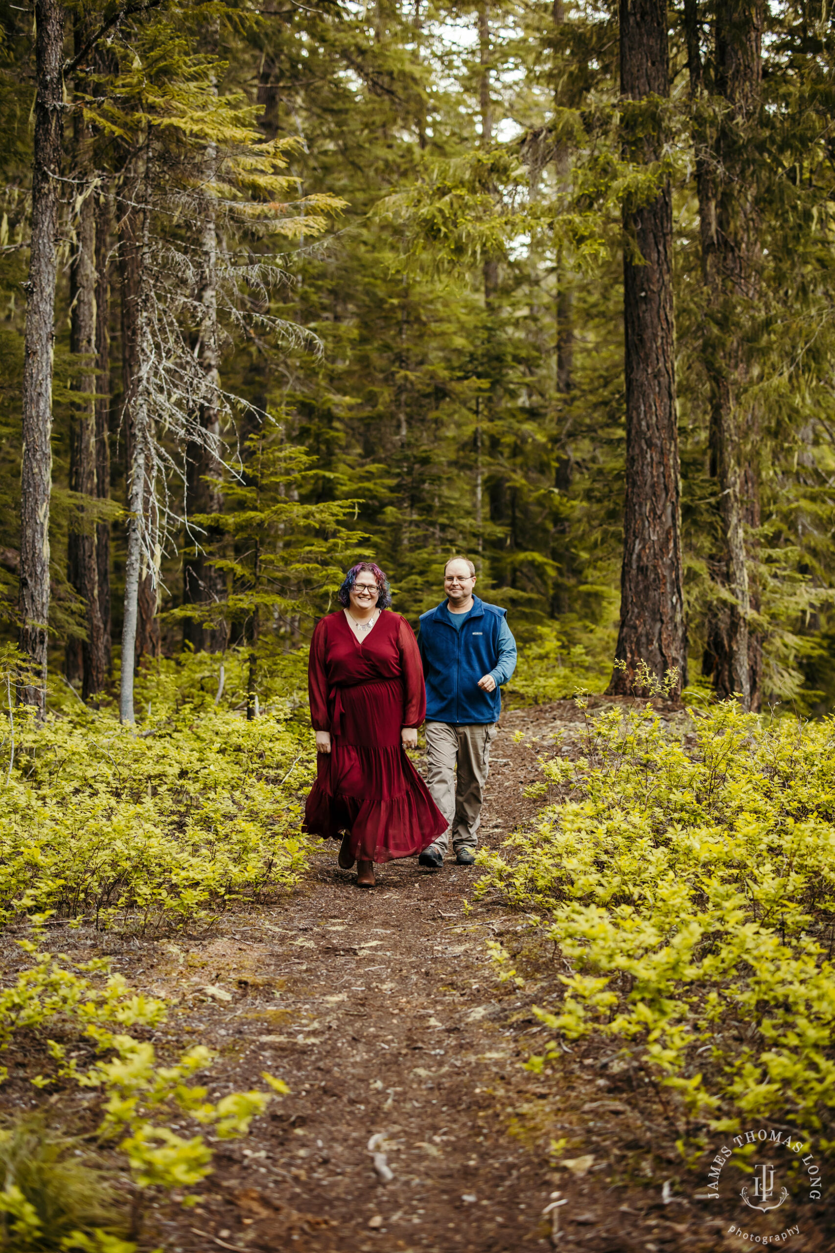 Snoqualmie Pass anniversary session by Snoqualmie adventure wedding photographer James Thomas Long Photography