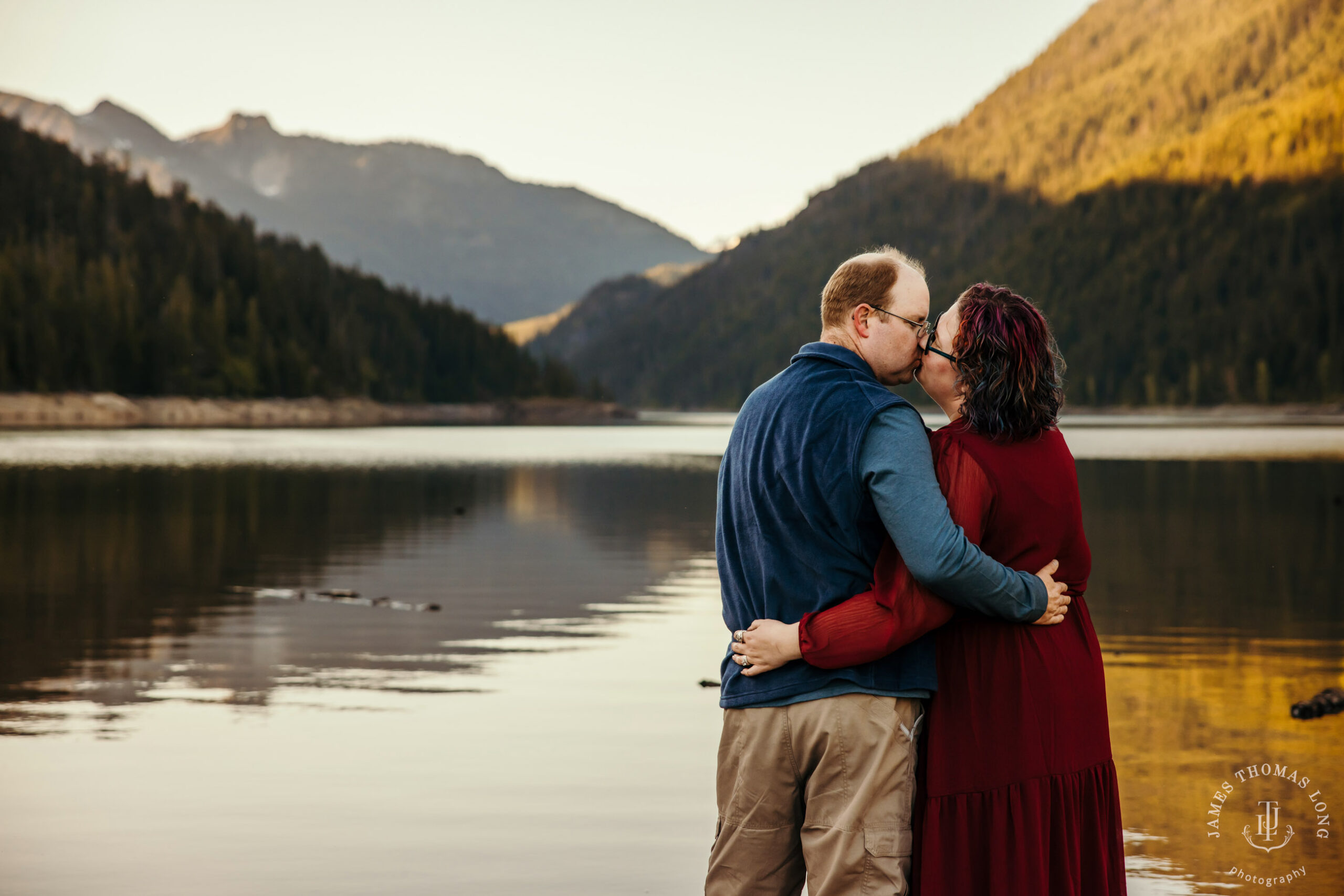 Snoqualmie Pass anniversary session by Snoqualmie adventure wedding photographer James Thomas Long Photography