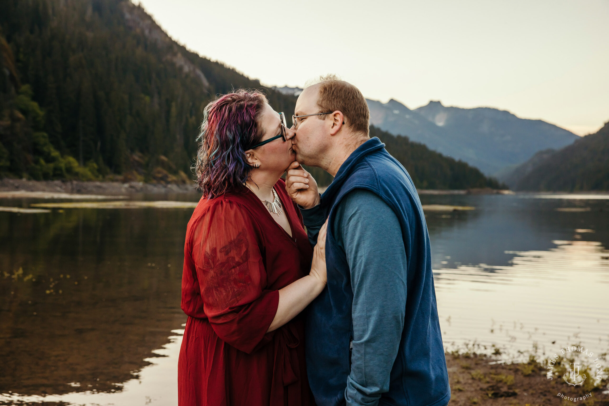 Snoqualmie Pass anniversary session by Snoqualmie adventure wedding photographer James Thomas Long Photography