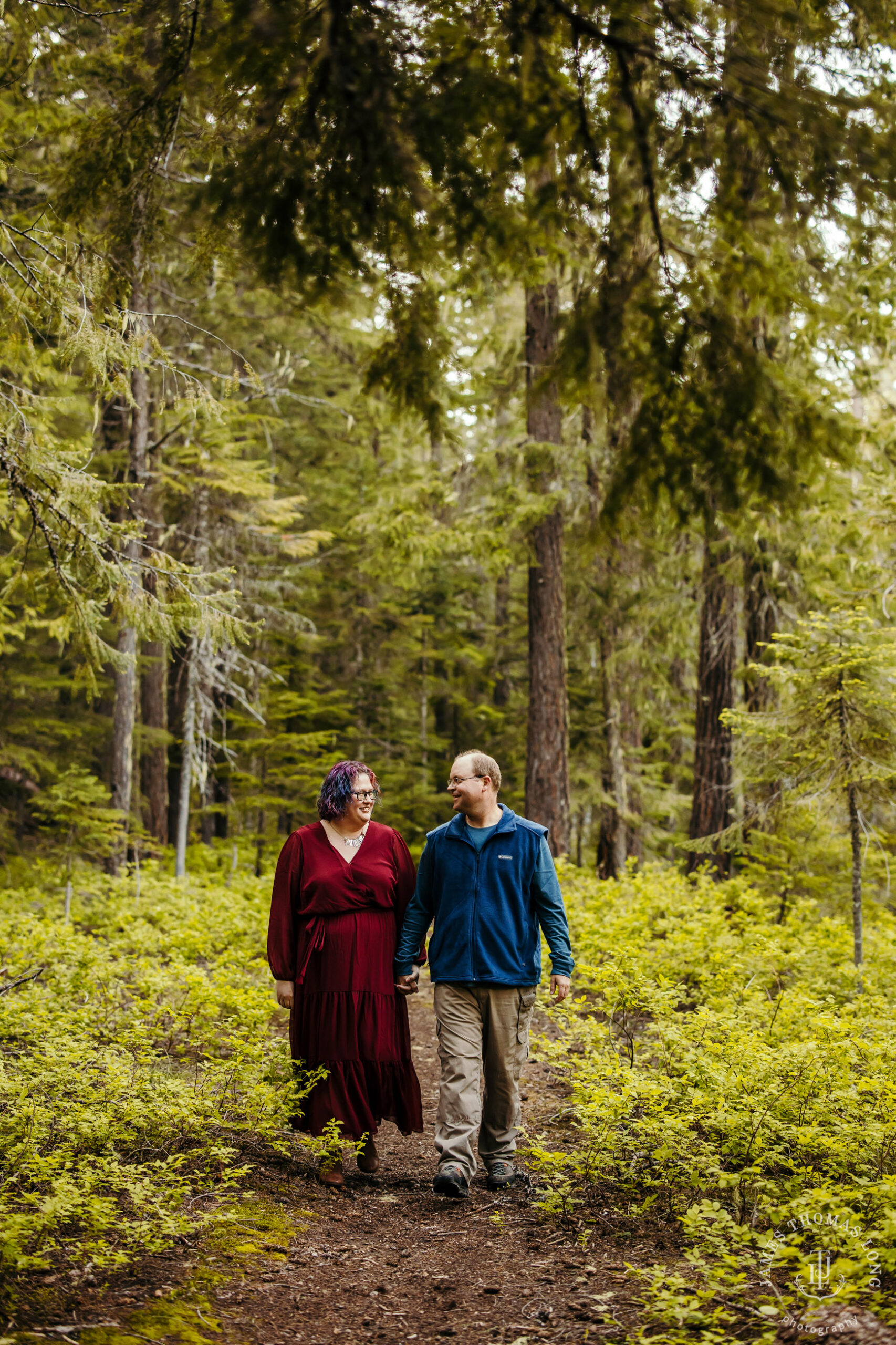 Snoqualmie Pass anniversary session by Snoqualmie adventure wedding photographer James Thomas Long Photography