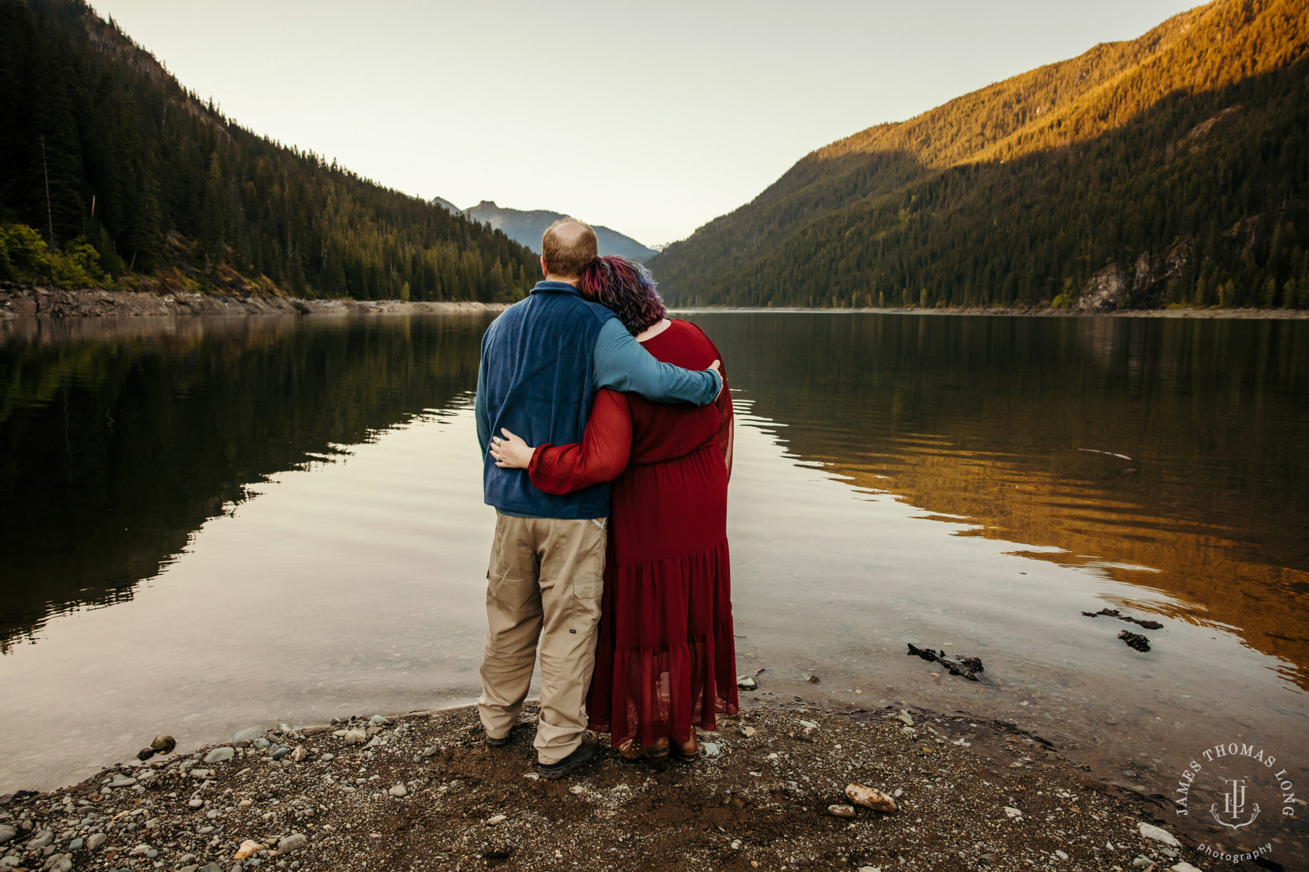 Snoqualmie Pass anniversary session by Snoqualmie adventure wedding photographer James Thomas Long Photography