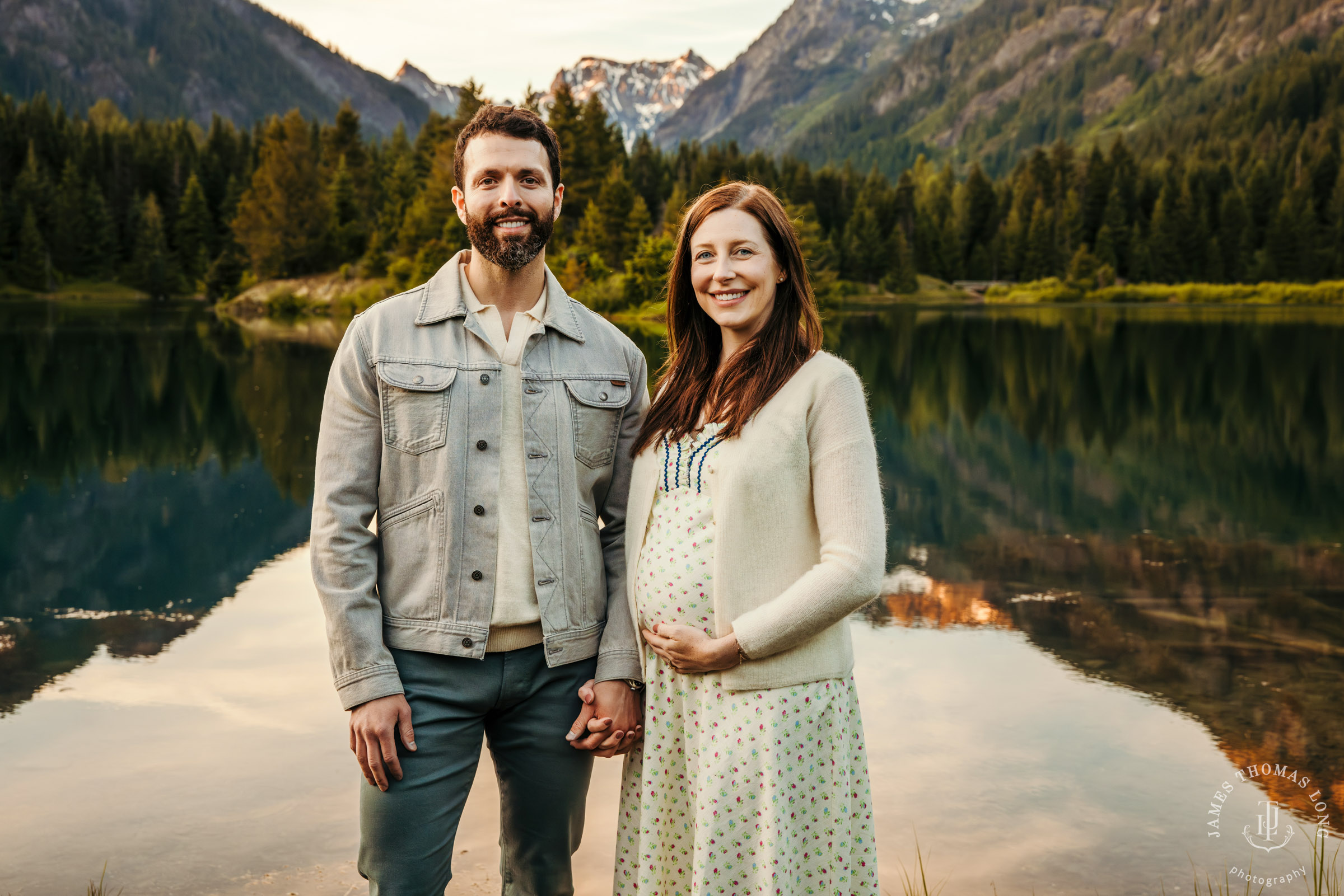 Cascade Mountain maternity session by Snoqualmie maternity photographer James Thomas Long Photography