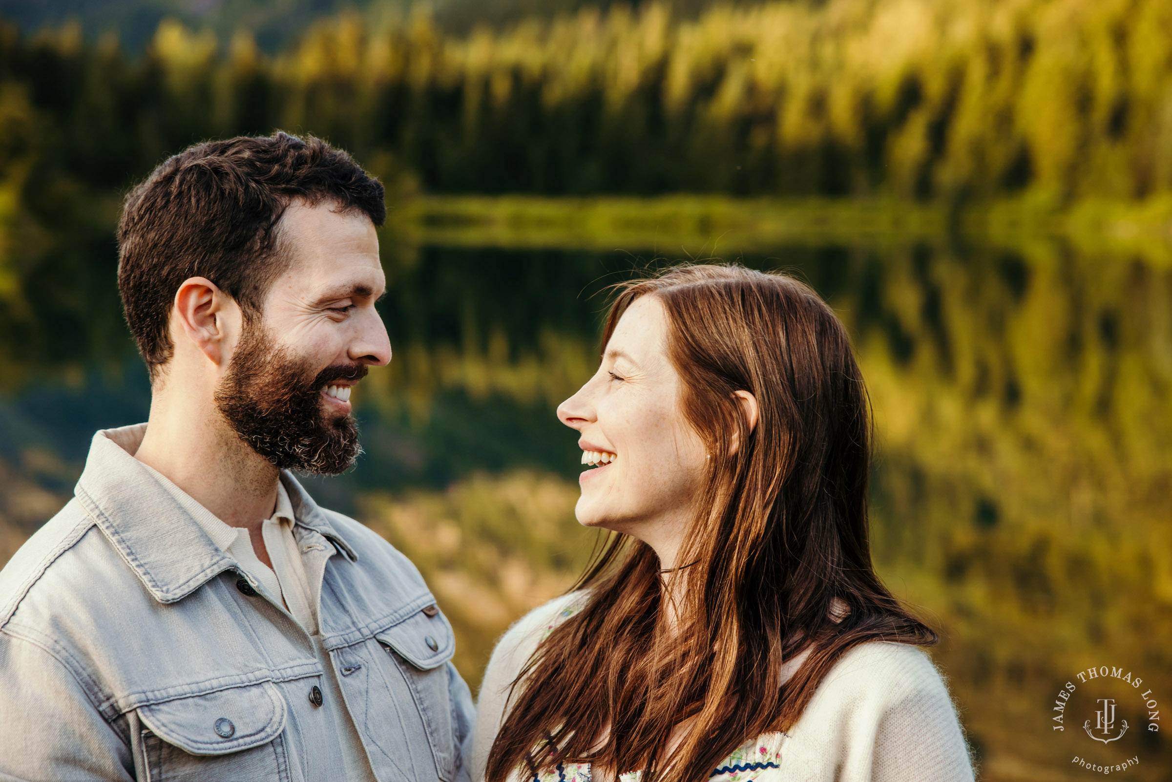 Cascade Mountain maternity session by Snoqualmie maternity photographer James Thomas Long Photography