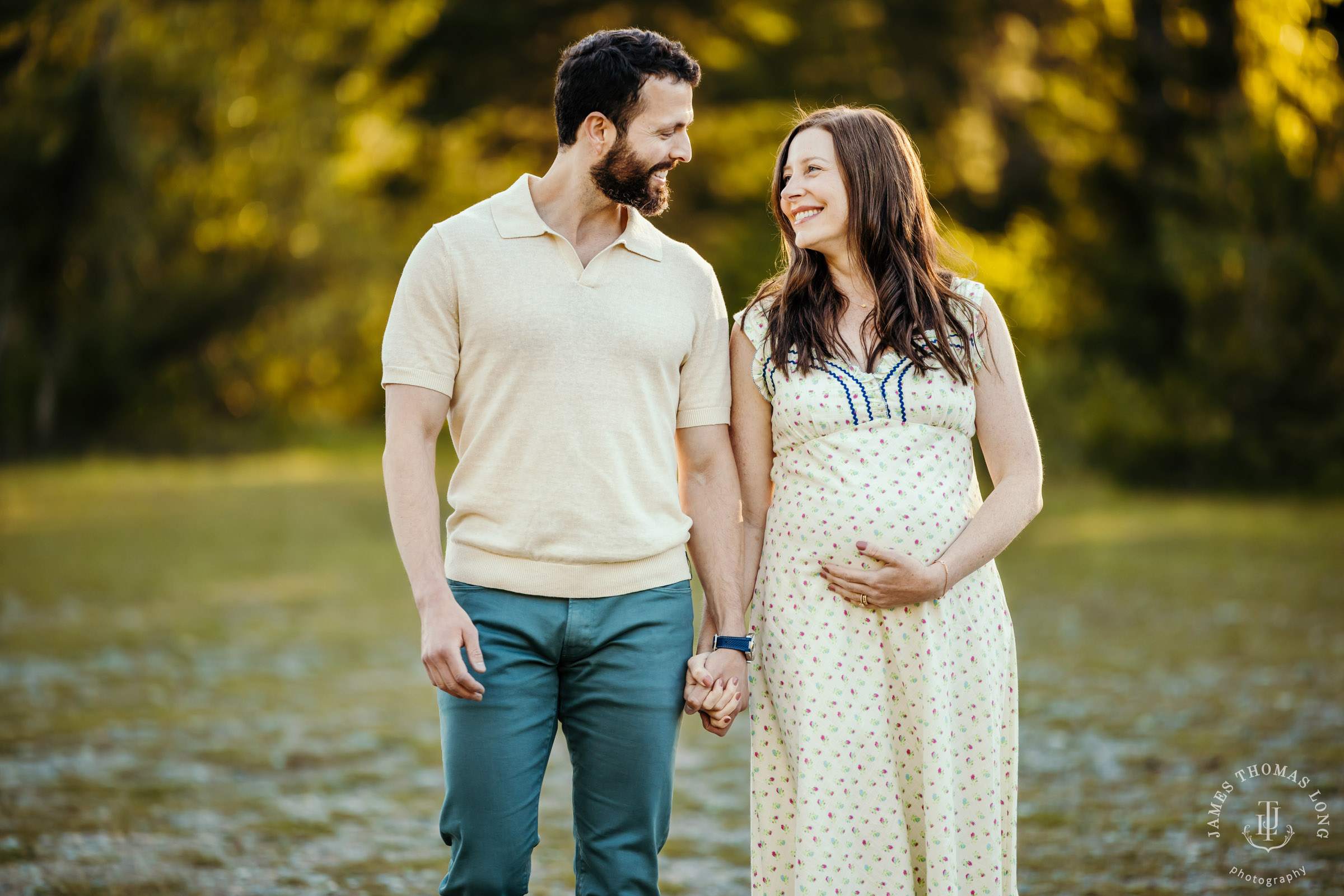 Cascade Mountain maternity session by Snoqualmie maternity photographer James Thomas Long Photography