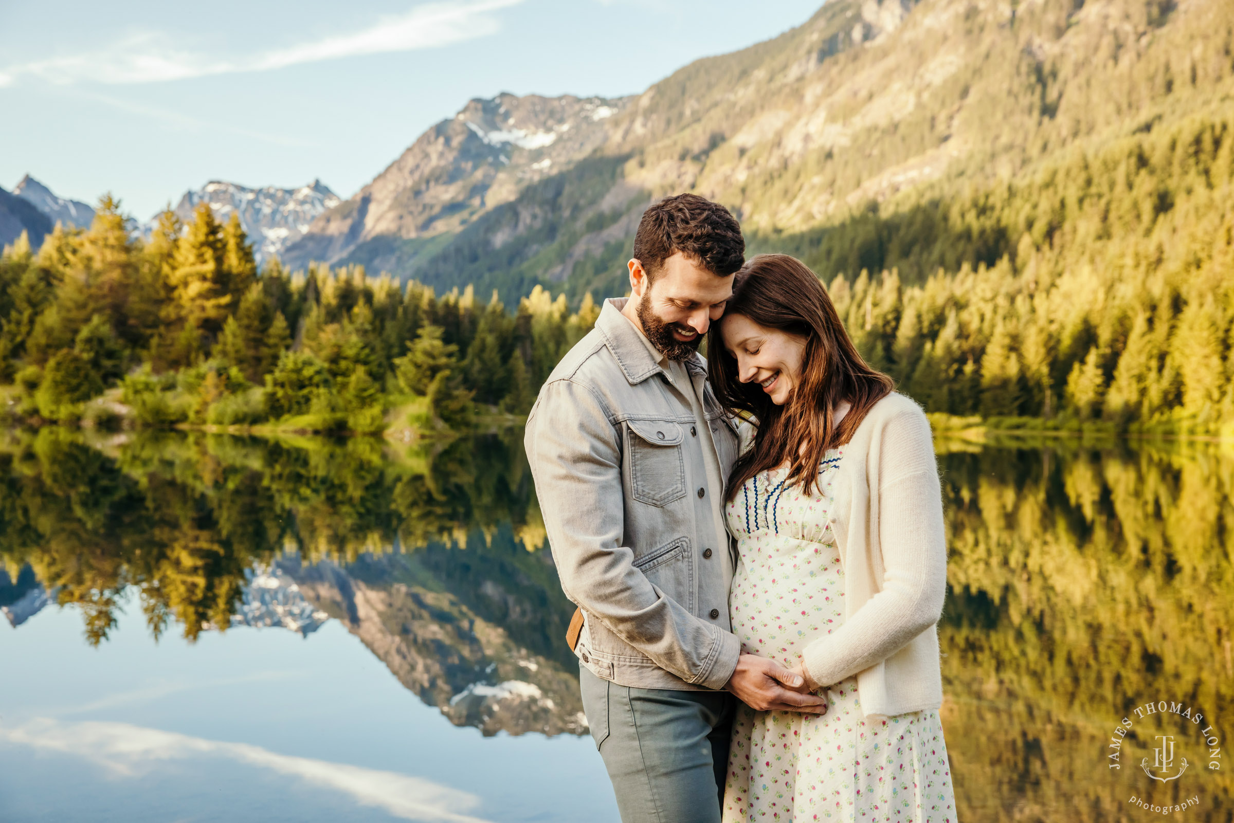 Cascade Mountain maternity session by Snoqualmie maternity photographer James Thomas Long Photography