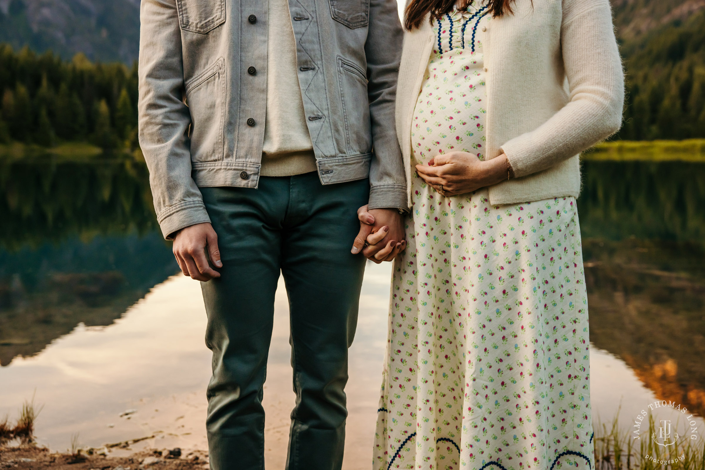 Cascade Mountain maternity session by Snoqualmie maternity photographer James Thomas Long Photography