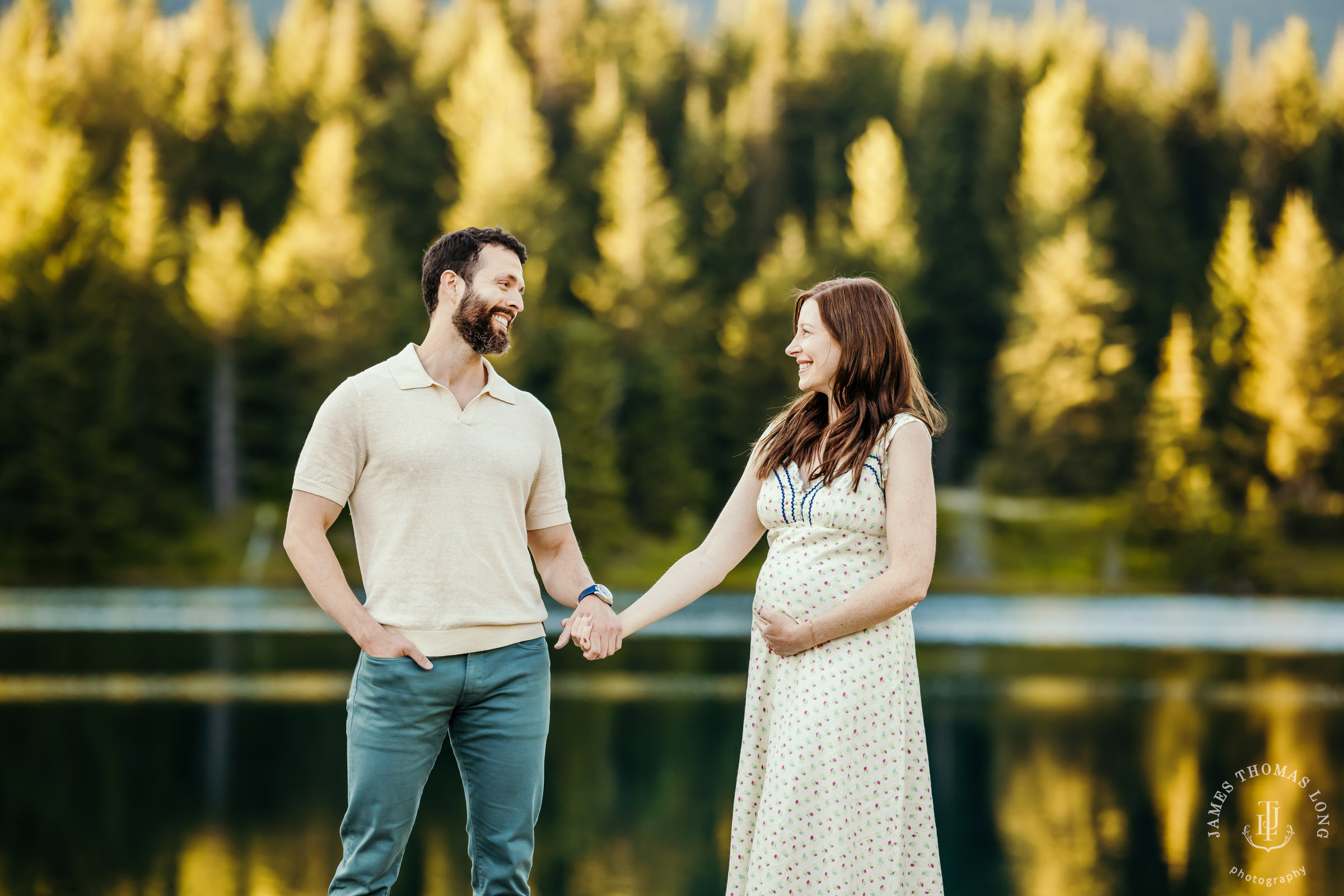 Cascade Mountain maternity session by Snoqualmie maternity photographer James Thomas Long Photography