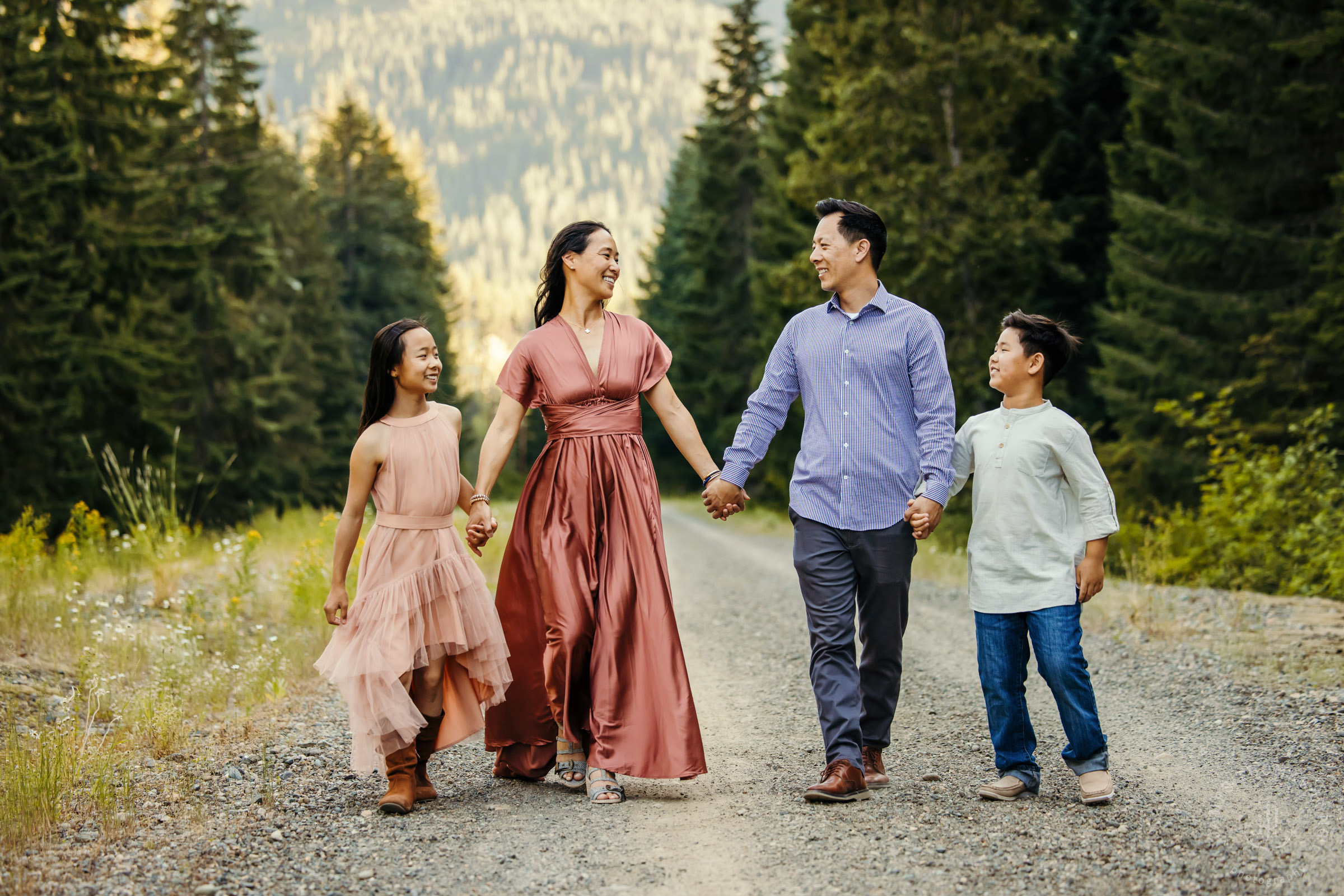 Cascade Mountain adventure family photography session by Snoqualmie family photographer James Thomas Long Photography