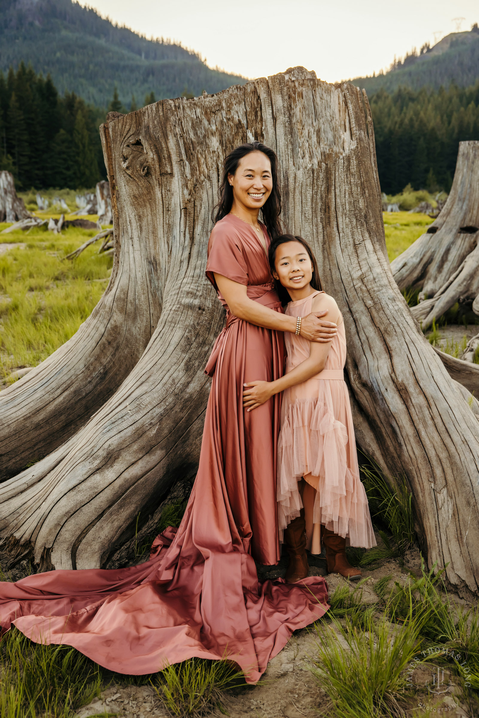 Cascade Mountain adventure family photography session by Snoqualmie family photographer James Thomas Long Photography