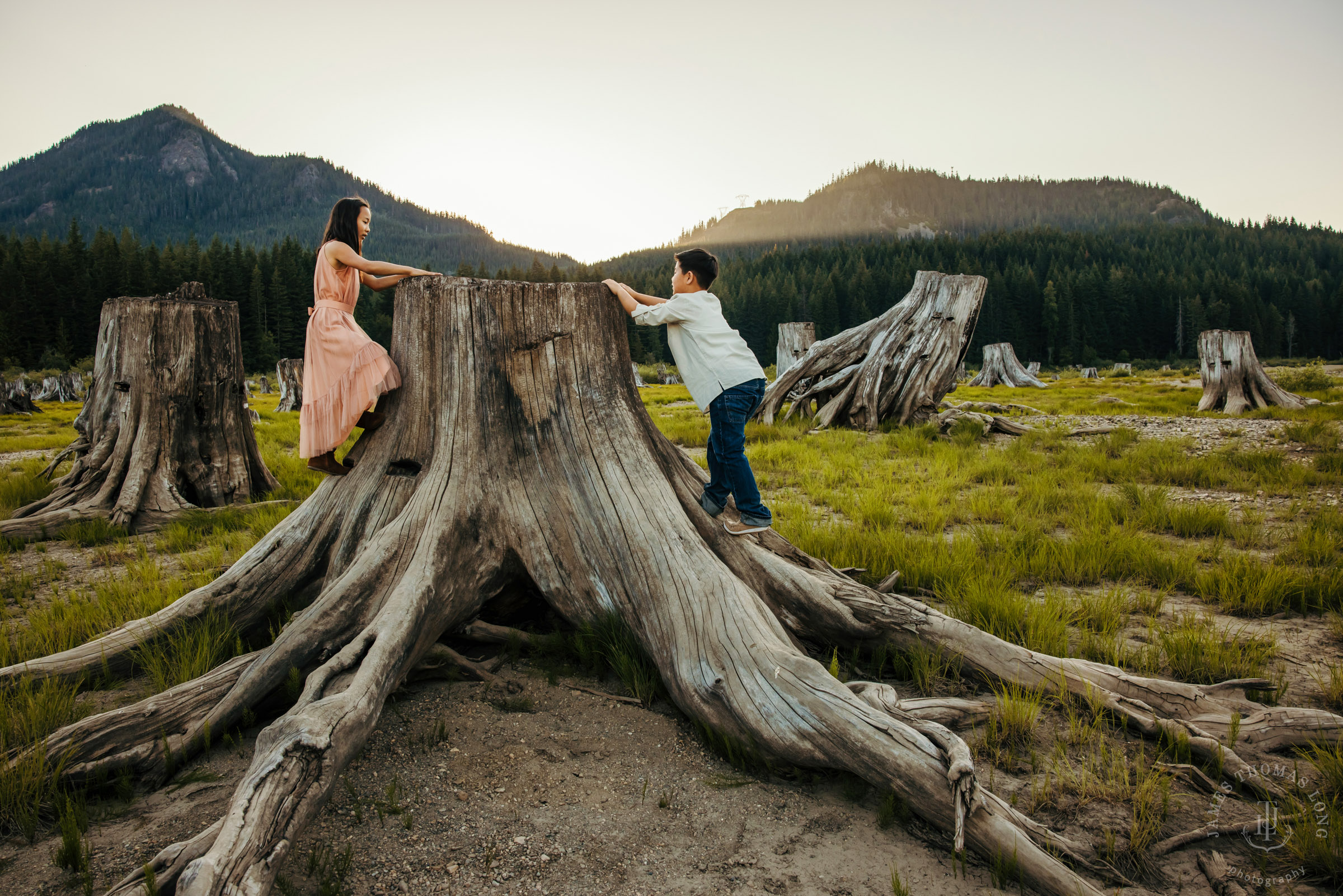 Cascade Mountain adventure family photography session by Snoqualmie family photographer James Thomas Long Photography