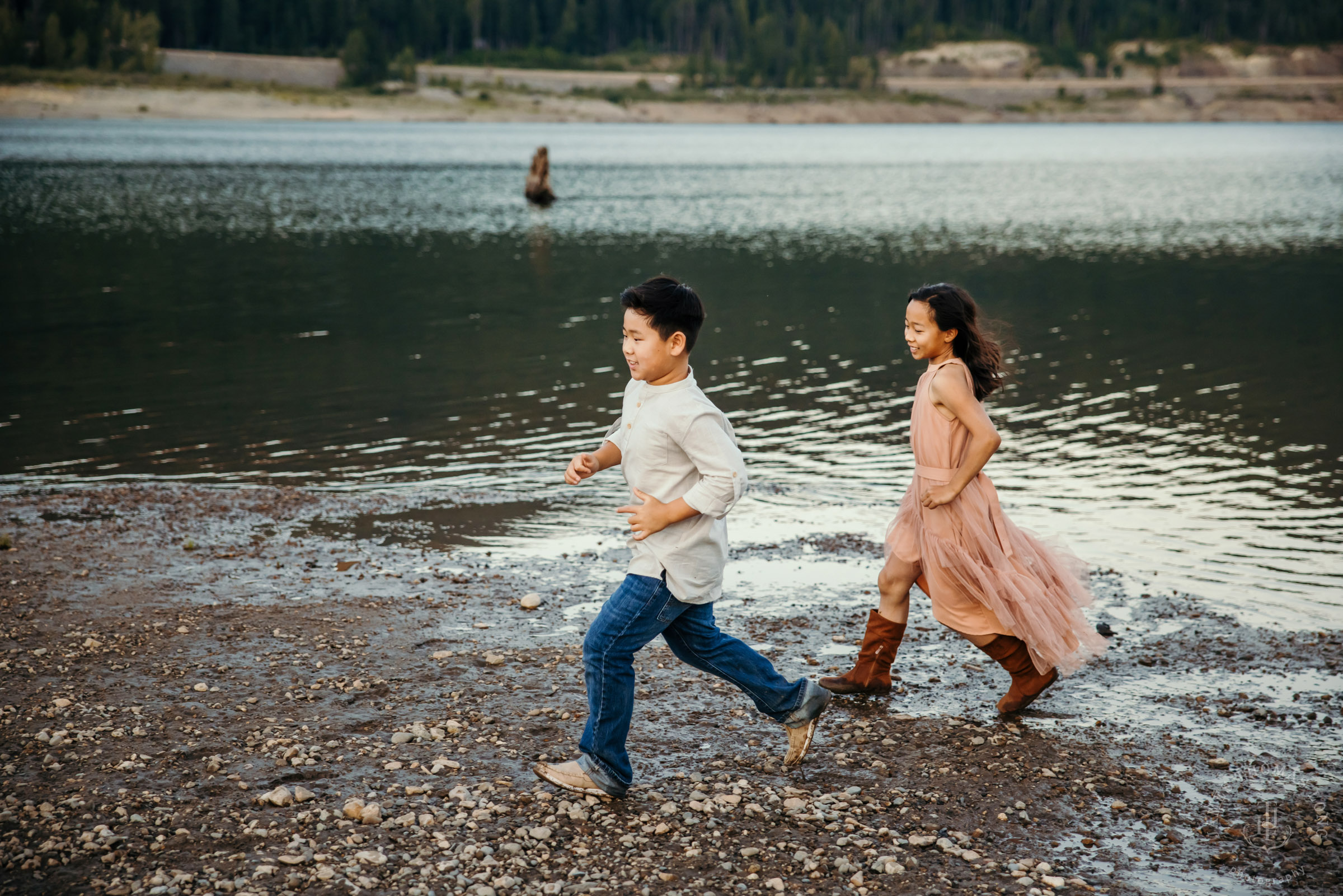 Cascade Mountain adventure family photography session by Snoqualmie family photographer James Thomas Long Photography