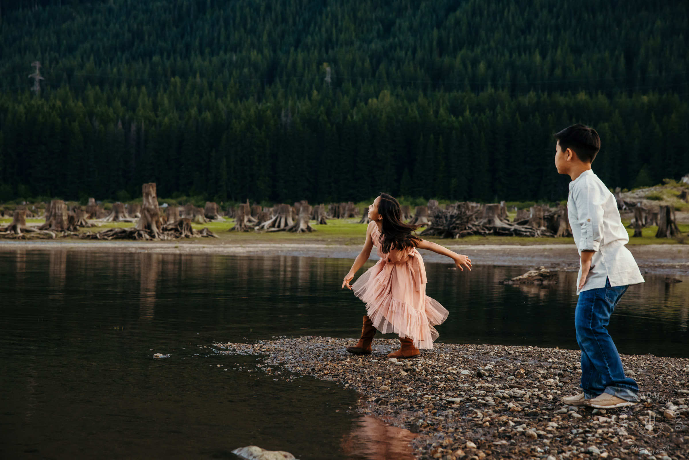 Cascade Mountain adventure family photography session by Snoqualmie family photographer James Thomas Long Photography