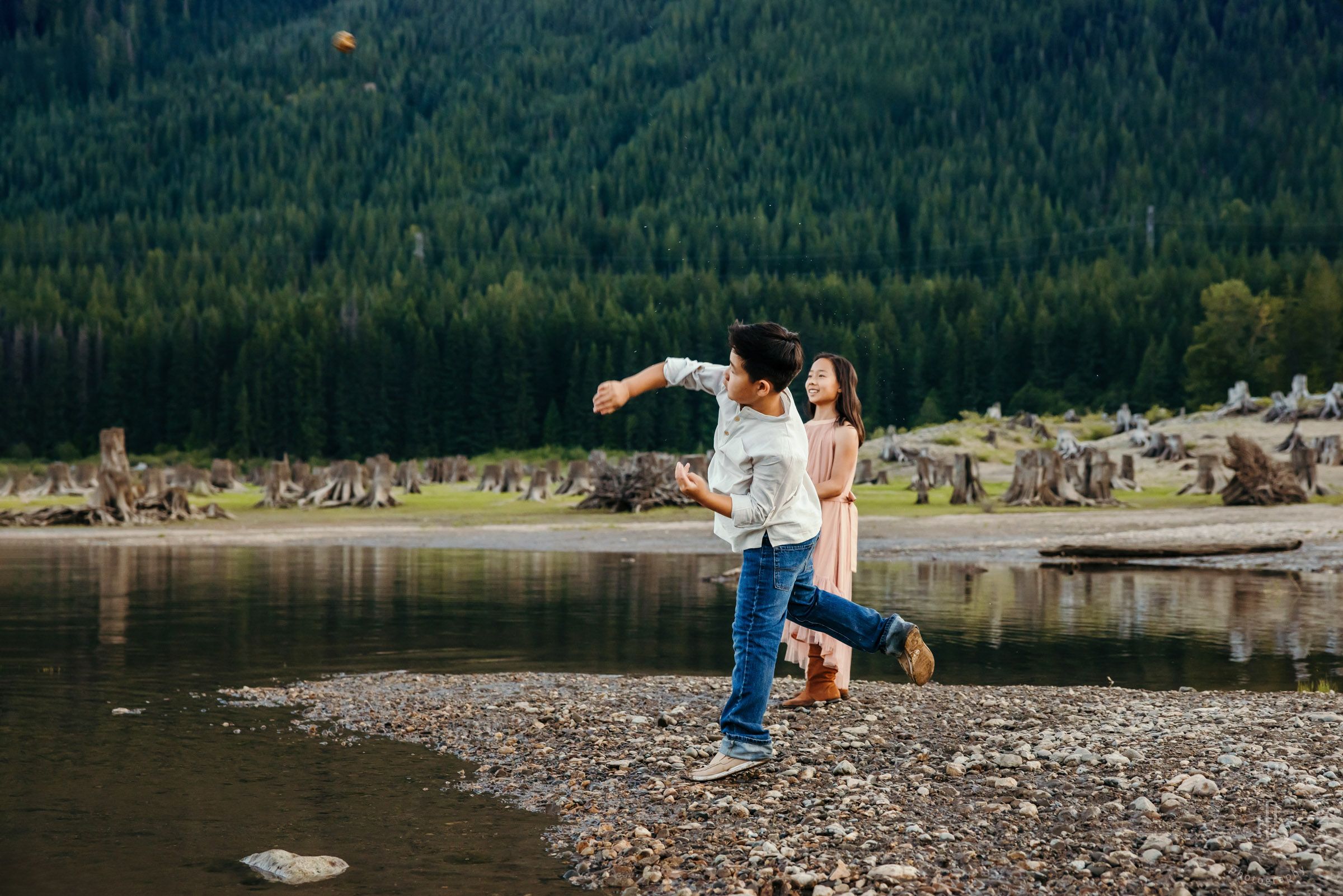 Cascade Mountain adventure family photography session by Snoqualmie family photographer James Thomas Long Photography