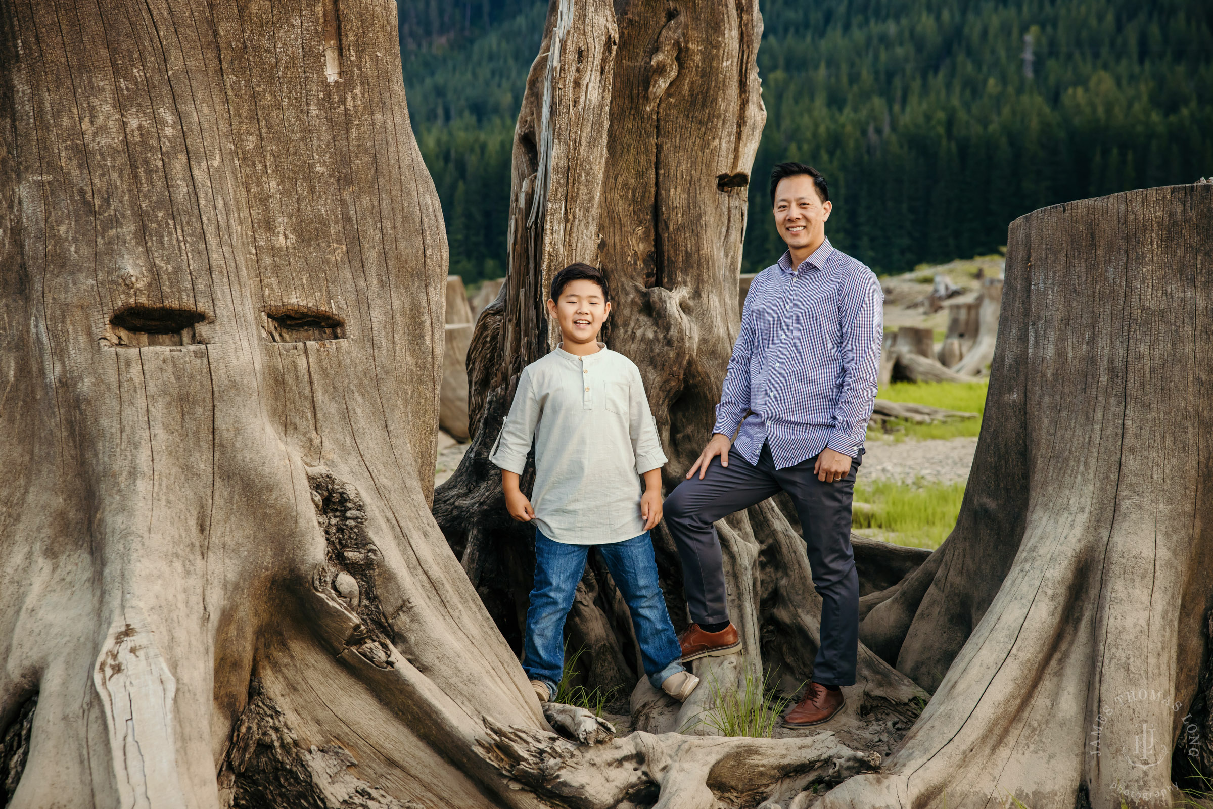 Cascade Mountain adventure family photography session by Snoqualmie family photographer James Thomas Long Photography