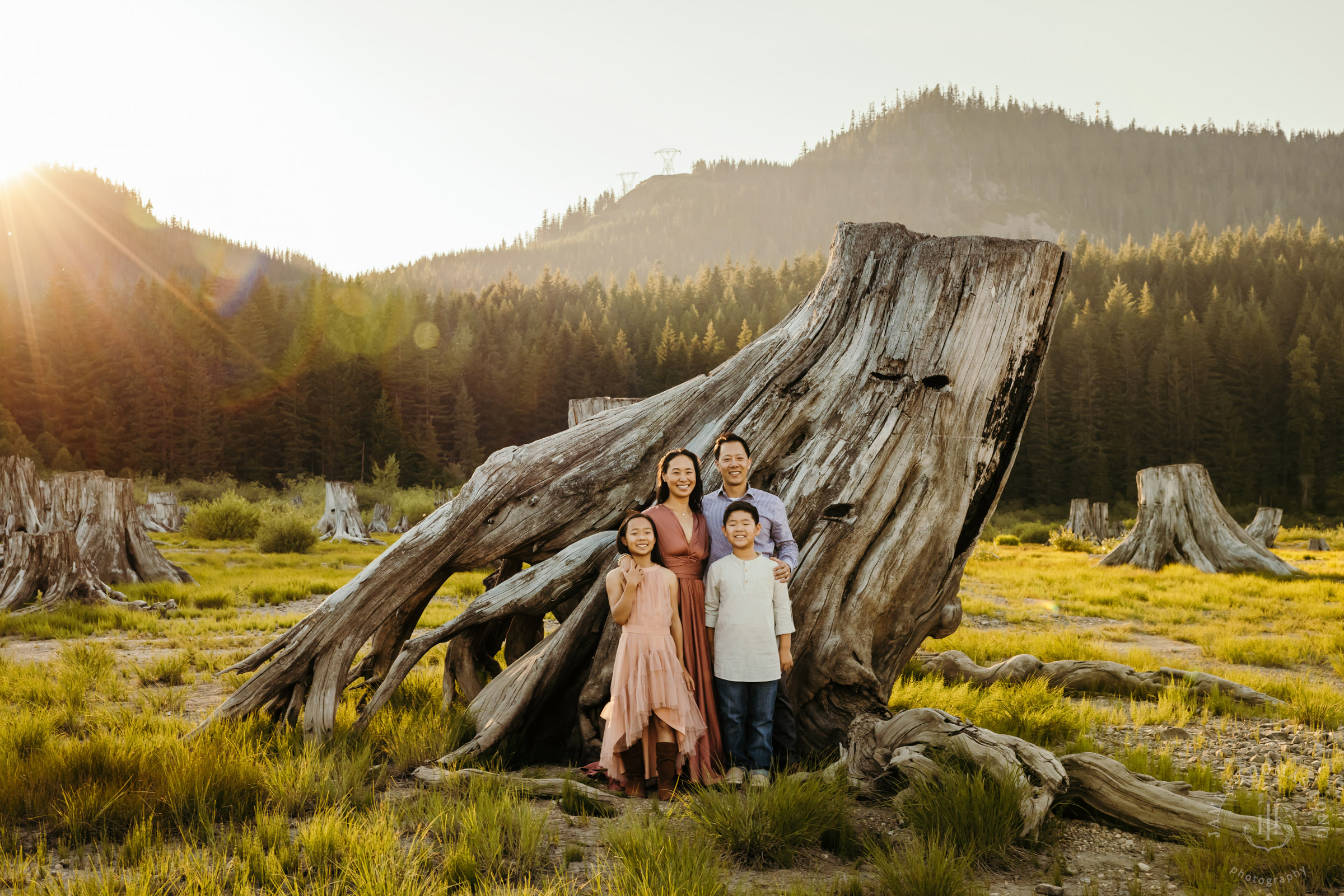 Cascade Mountain adventure family photography session by Snoqualmie family photographer James Thomas Long Photography