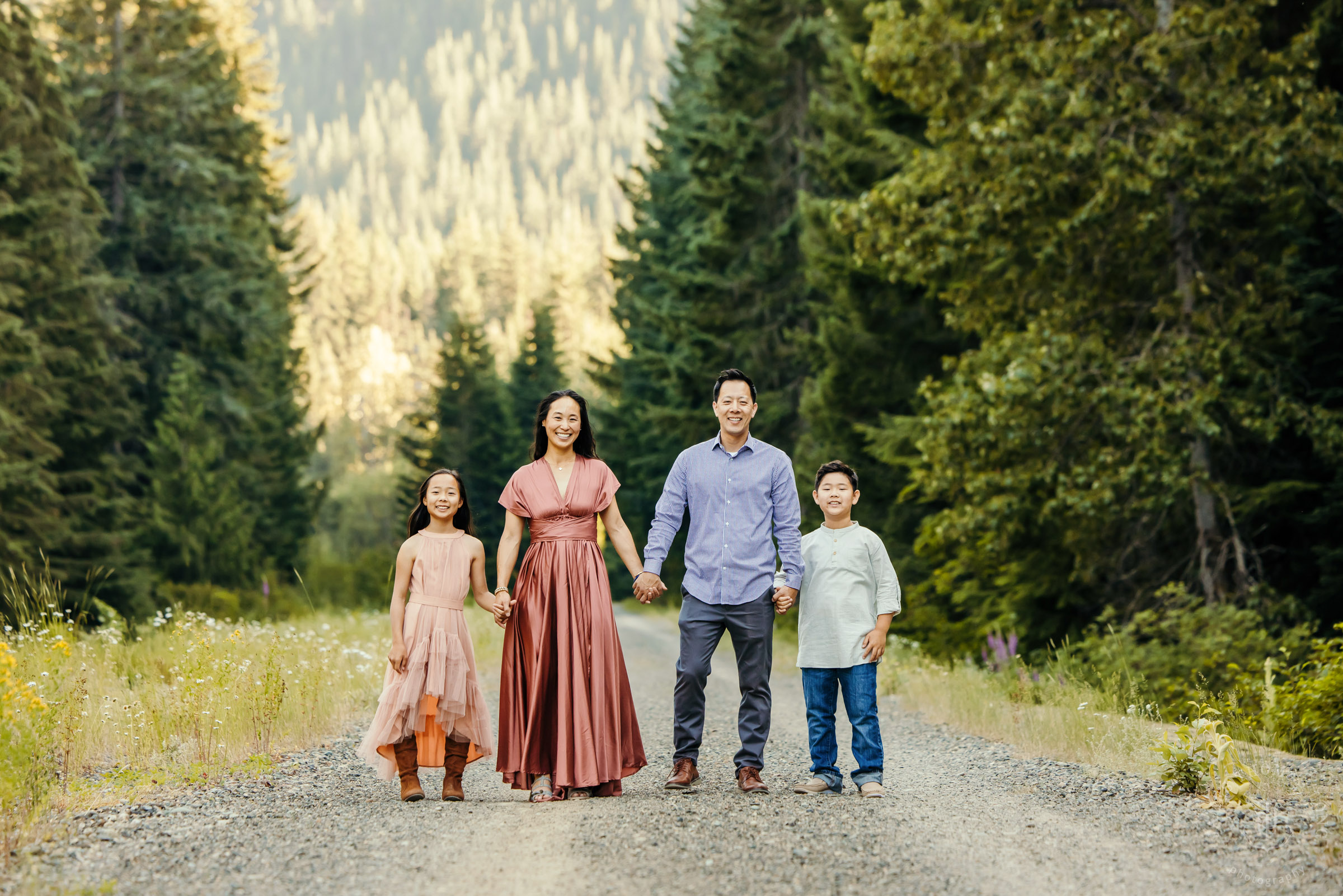 Cascade Mountain adventure family photography session by Snoqualmie family photographer James Thomas Long Photography