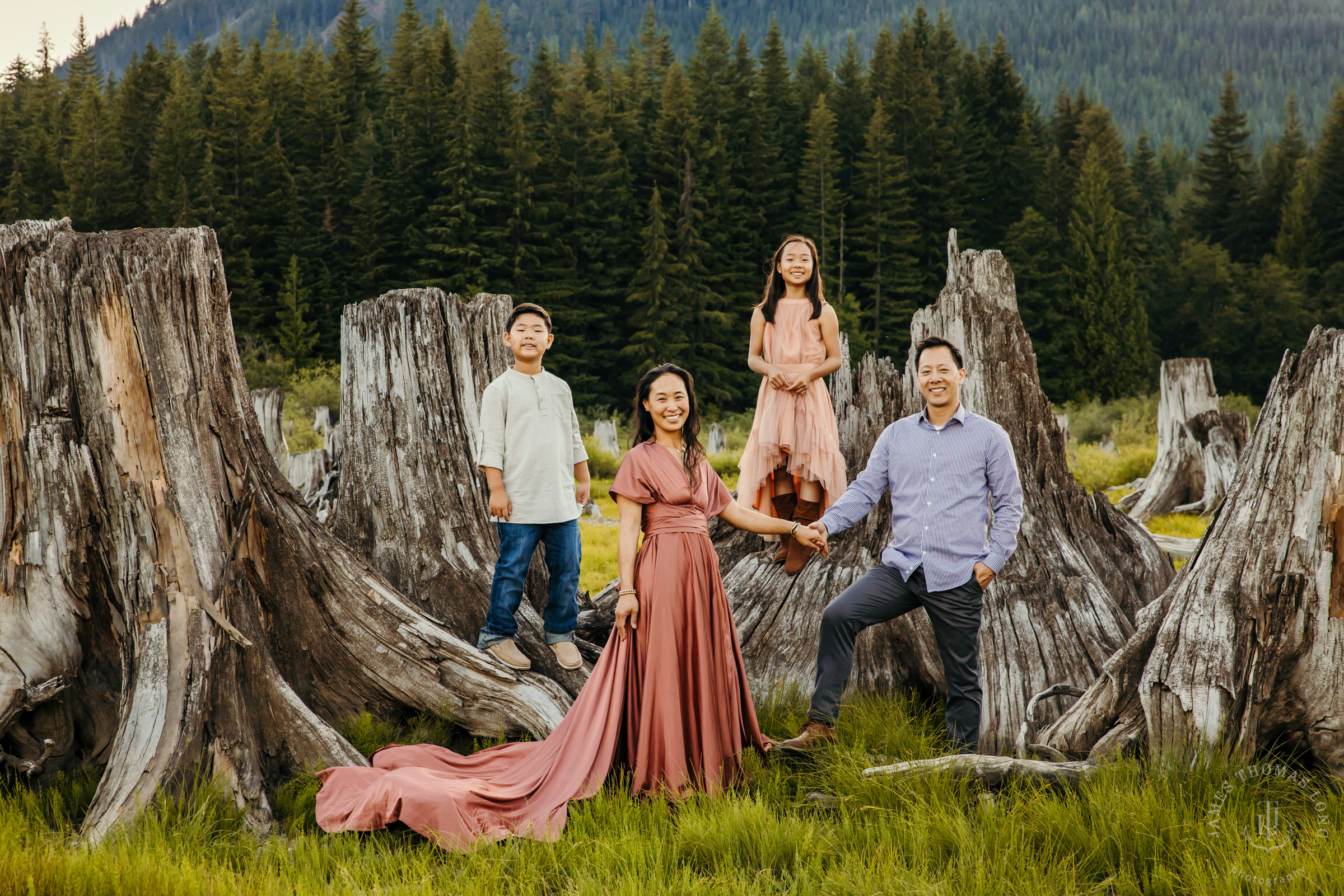 Cascade Mountain adventure family photography session by Snoqualmie family photographer James Thomas Long Photography